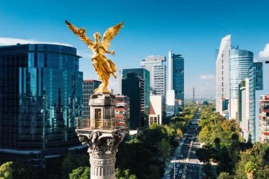 Estatua en la ciudad de Mexico