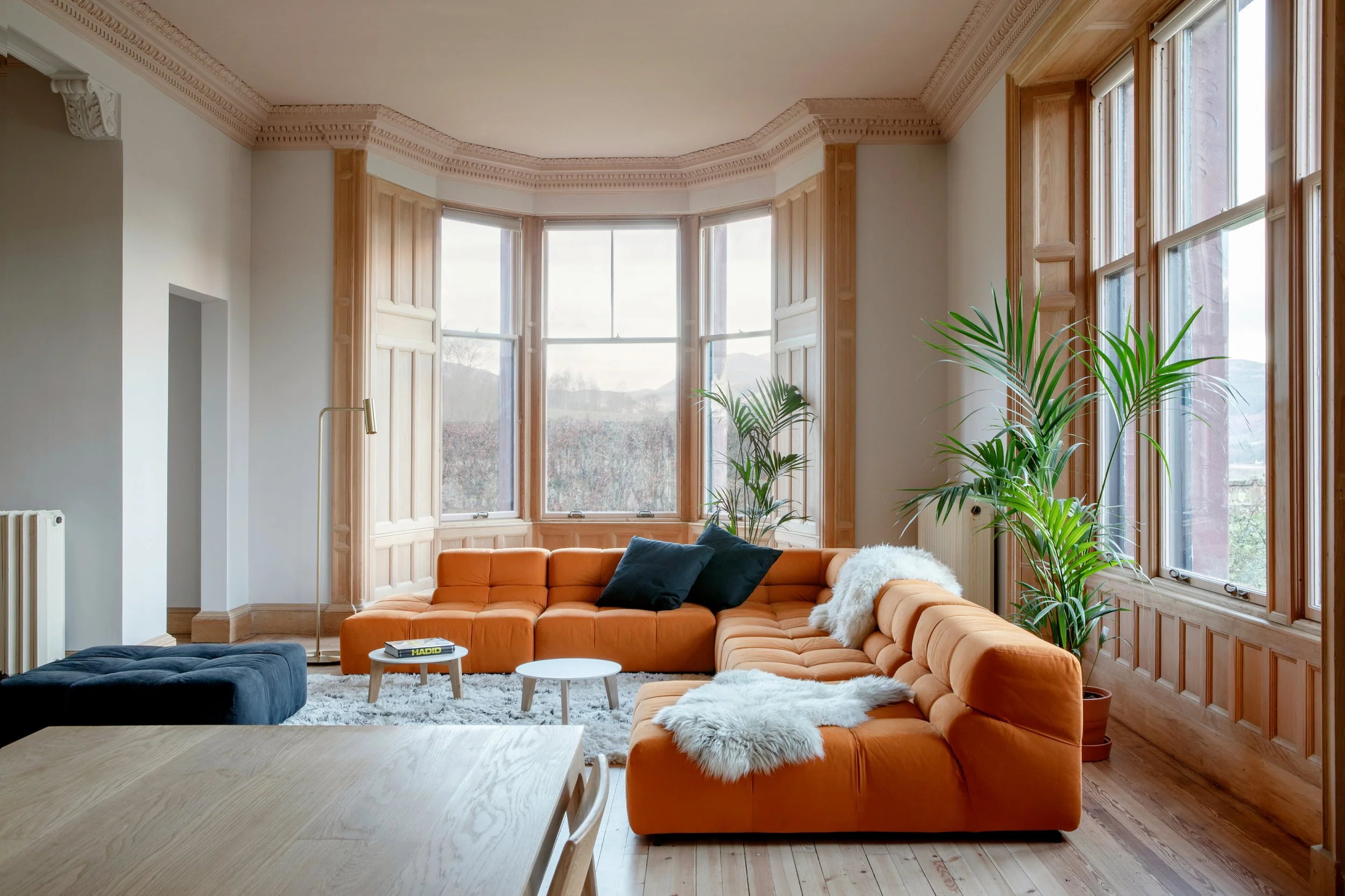DunAluinn_Living_RuthMaria_04.jpg