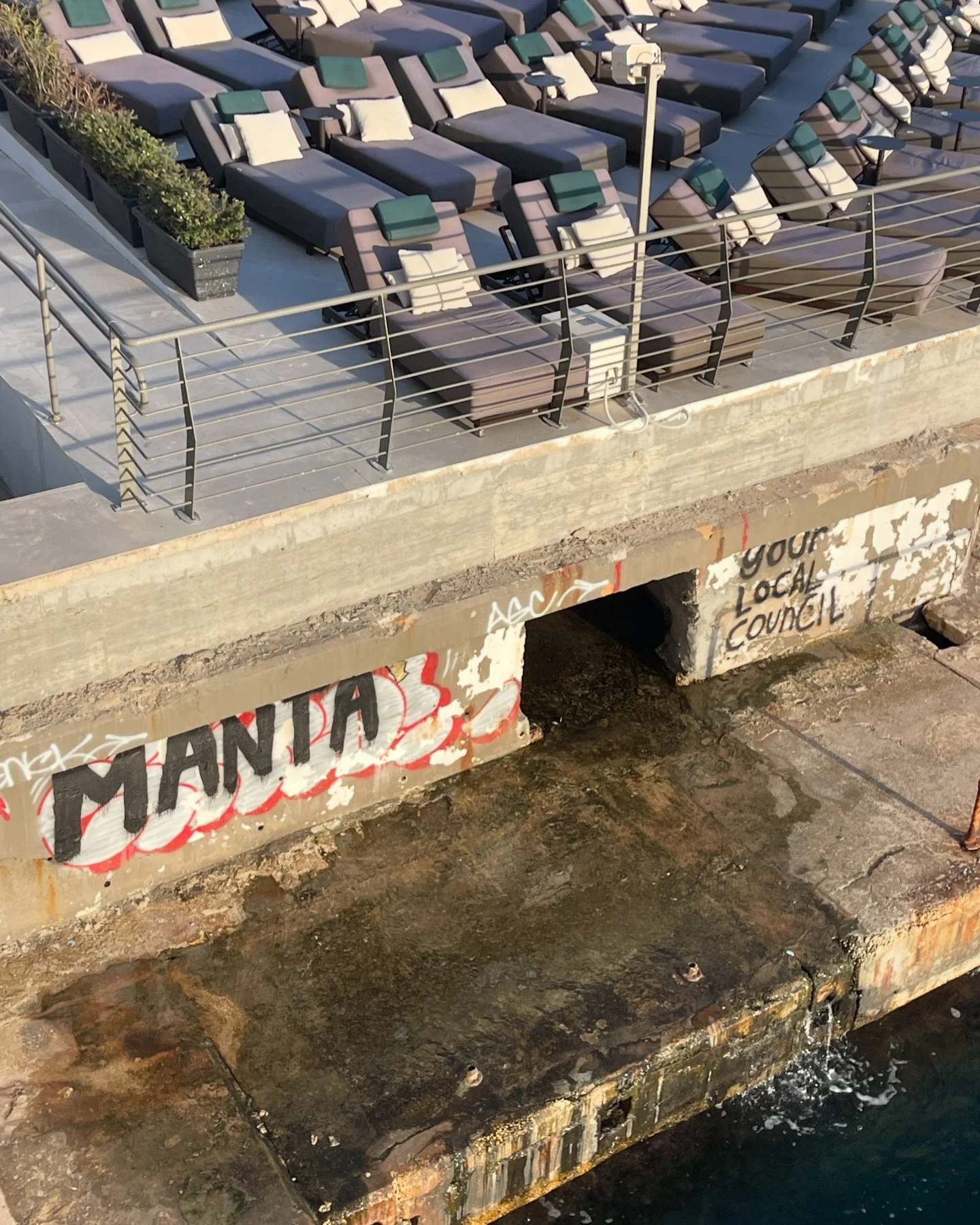 loving Manta&rsquo;s new water feature 🥲