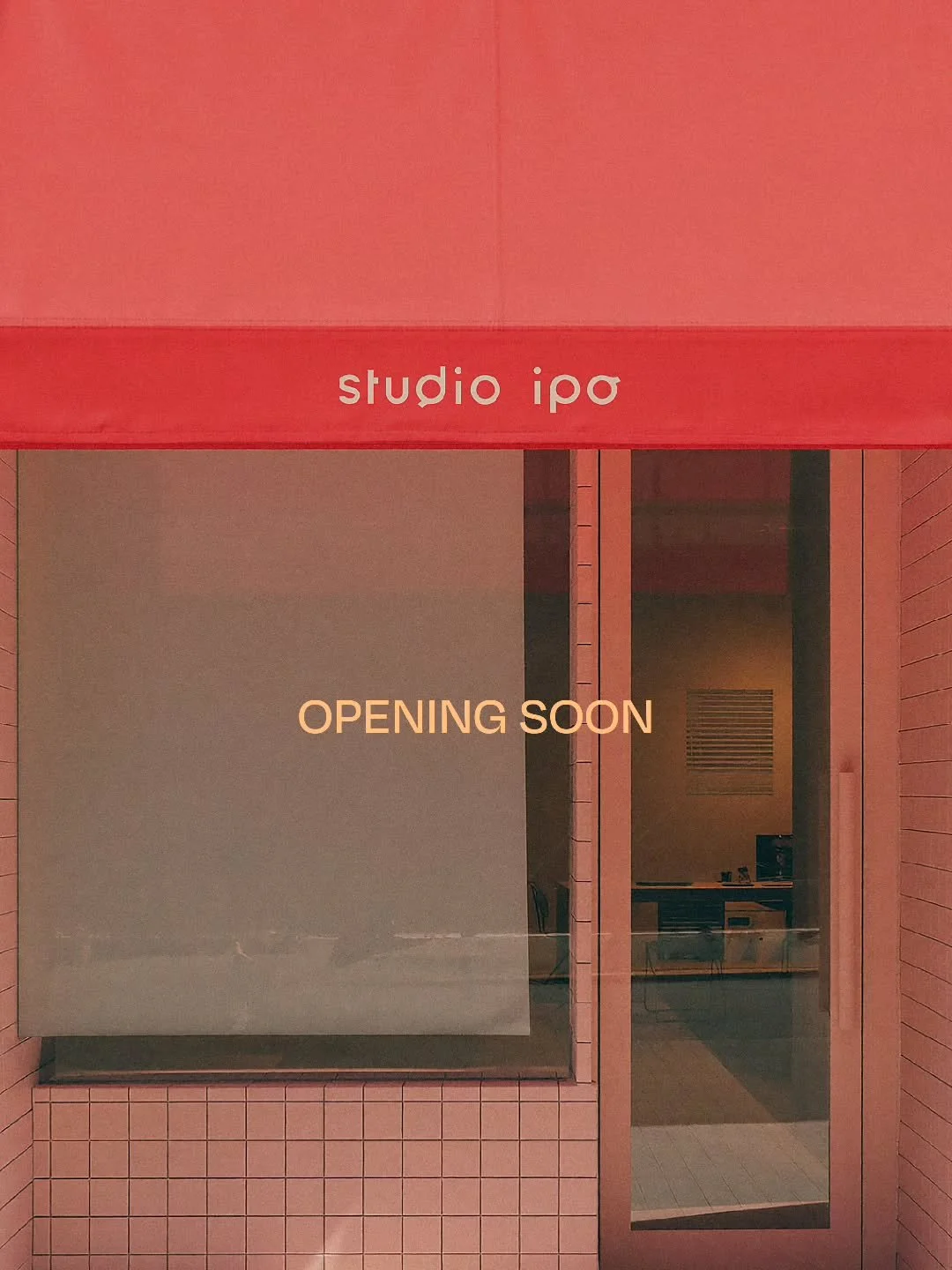 OPENING SOON 🎈

Une nouvelle vitrine pour le studio.

La raison de mon silence ces derniers mois : un b&eacute;b&eacute; qui grandit trop vite, un d&eacute;m&eacute;nagement, les microbes de l'hiver&hellip; et surtout un retravail en profondeur de S