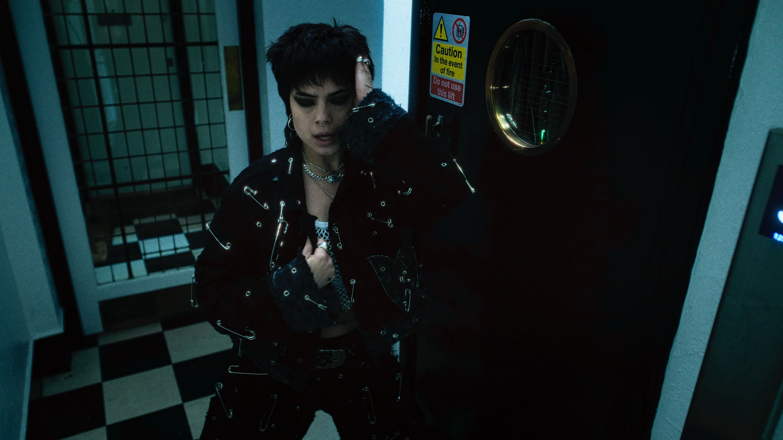 Rose Rey - Last Call Lover (official video) 2-23 screenshot.png