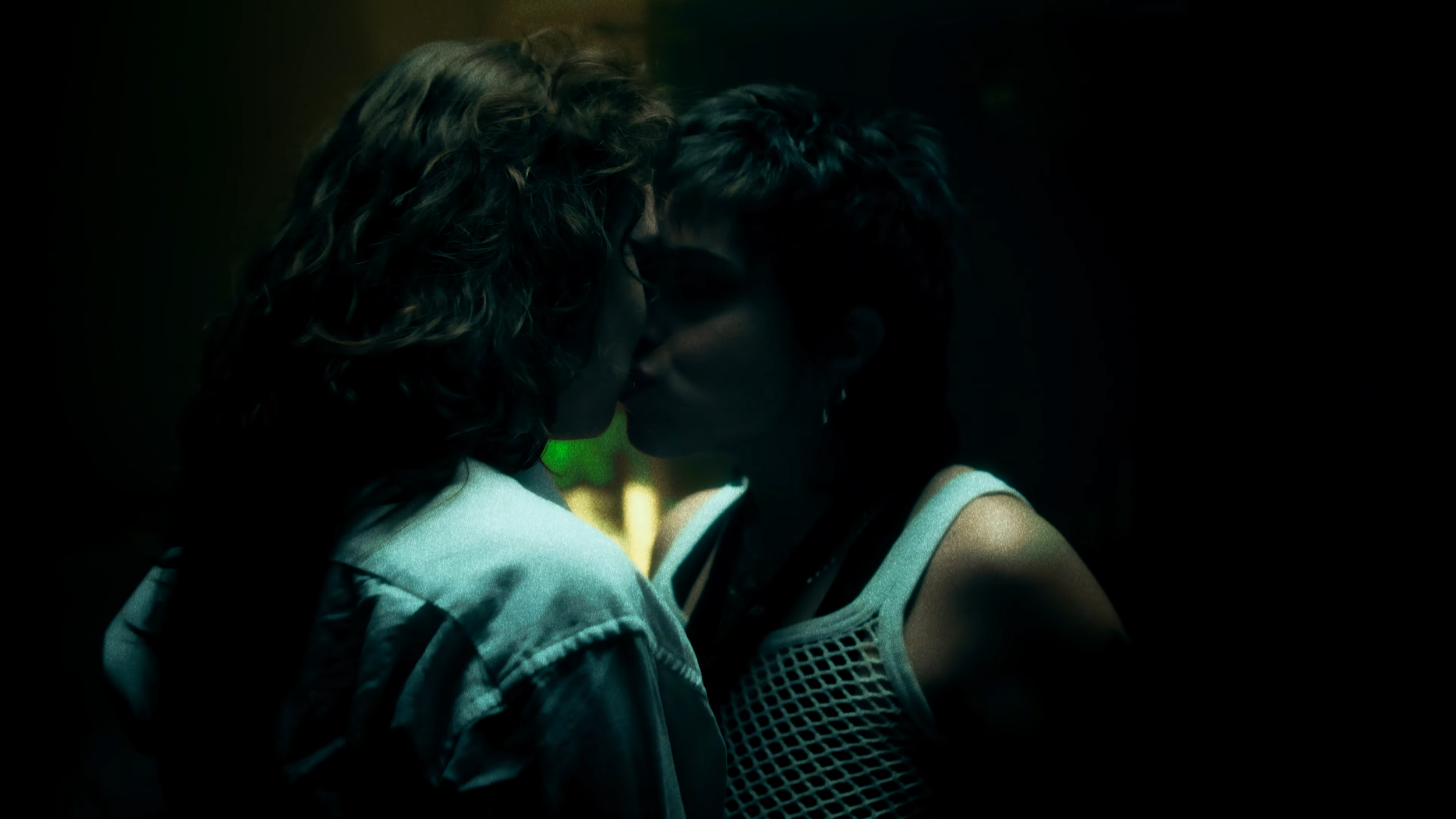 Rose Rey - Last Call Lover (official video) 2-28 screenshot.png