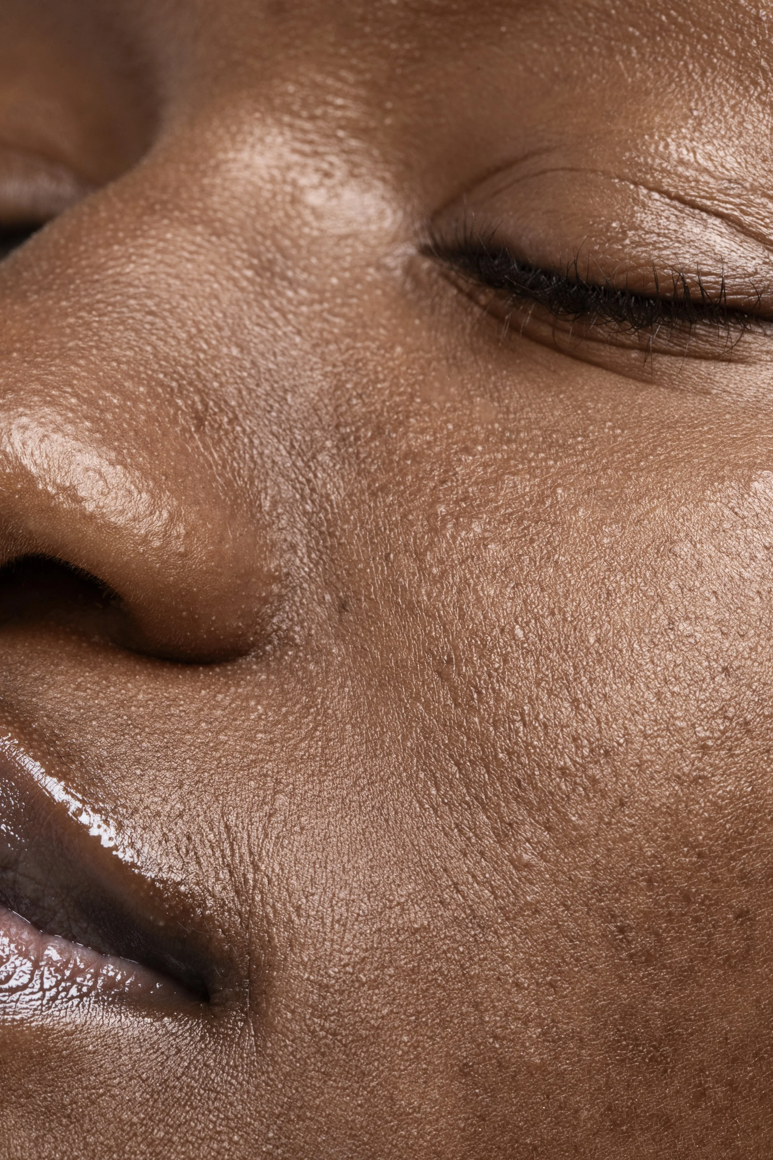 gros-plan-texture-pores-du-visage.jpg