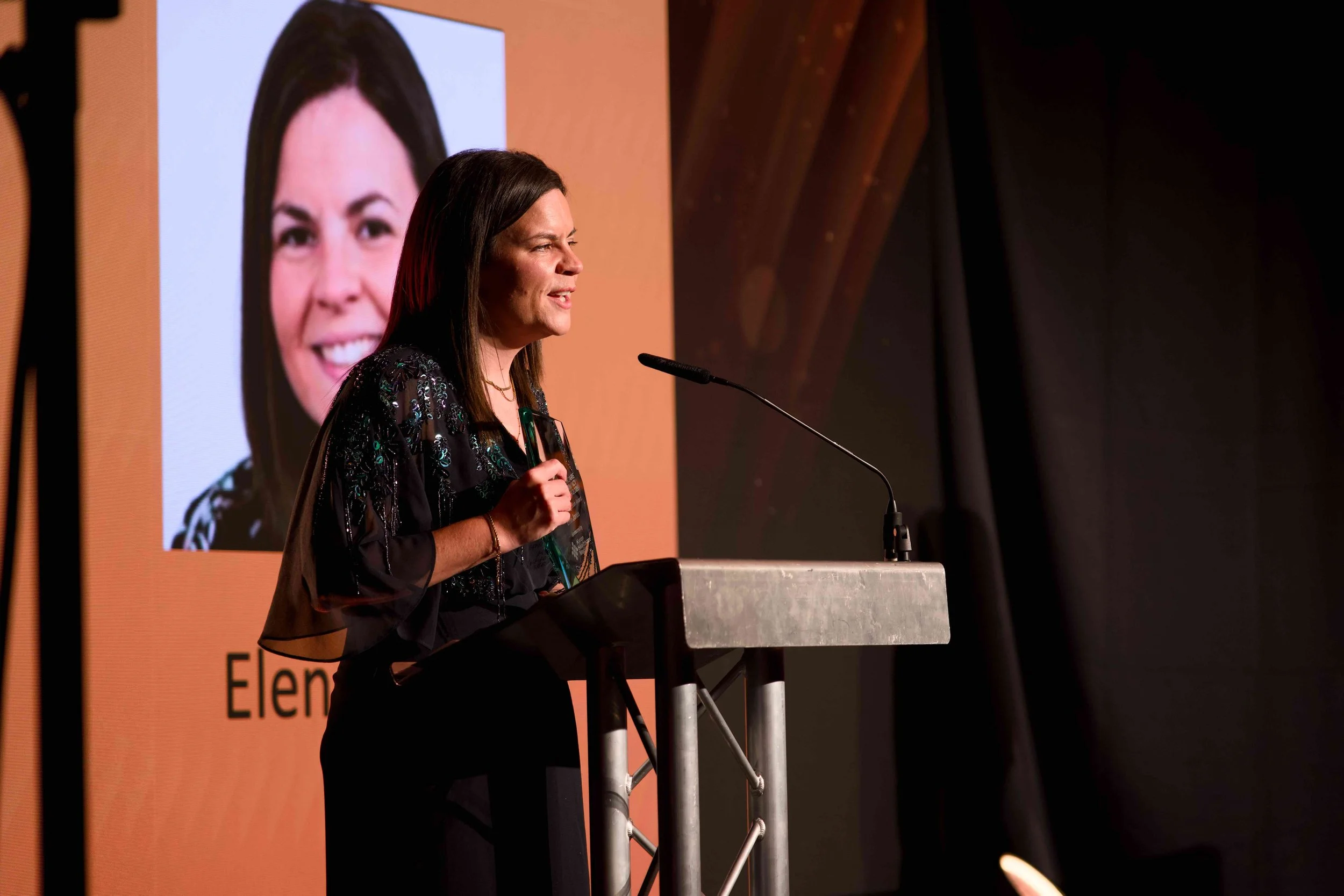 KyronMedia_TheValeHotel_PharmacyAwards2026_PresentingAwardsWEB_128.jpg