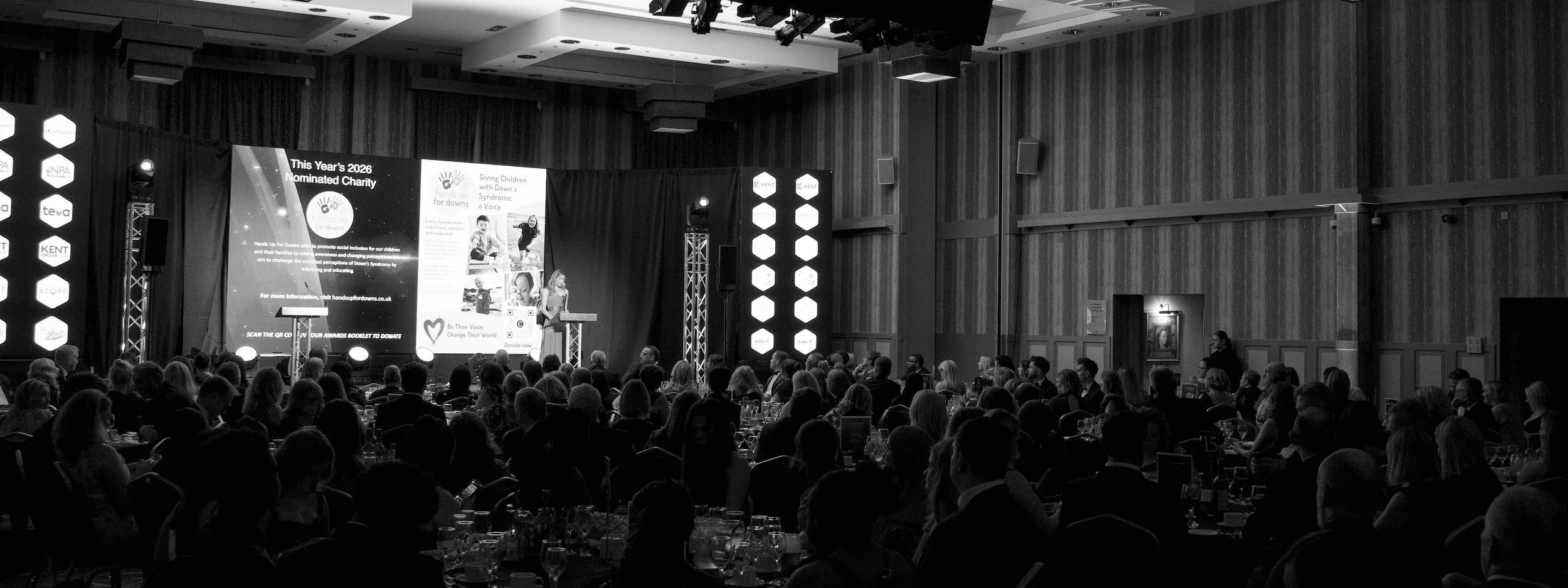 KyronMedia_TheValeHotel_PharmacyAwards2026_PresentingAwardsWEB_006.jpg