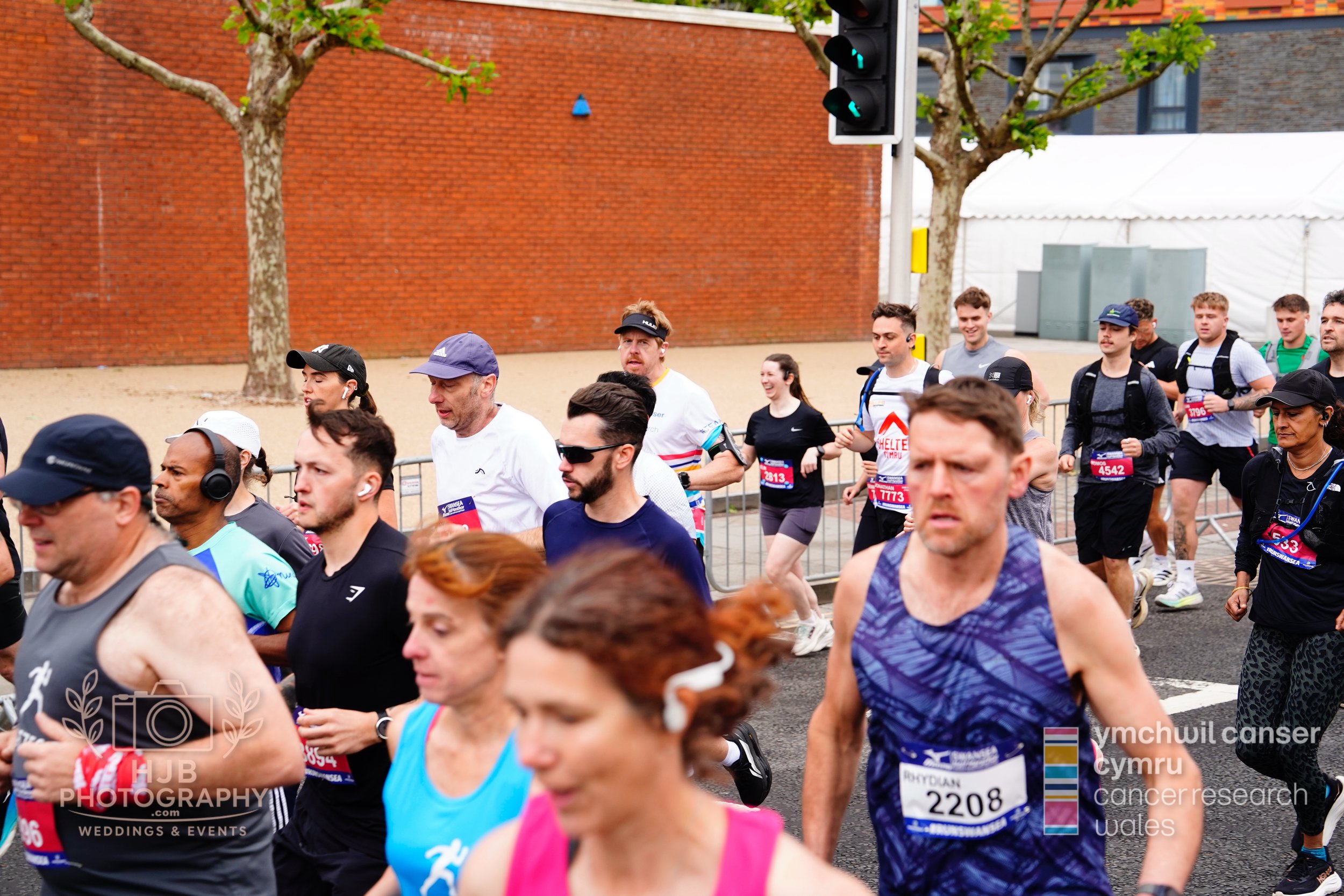 HJBphotography.com_CRWSwanseaHalf_2. The Start_30.jpg