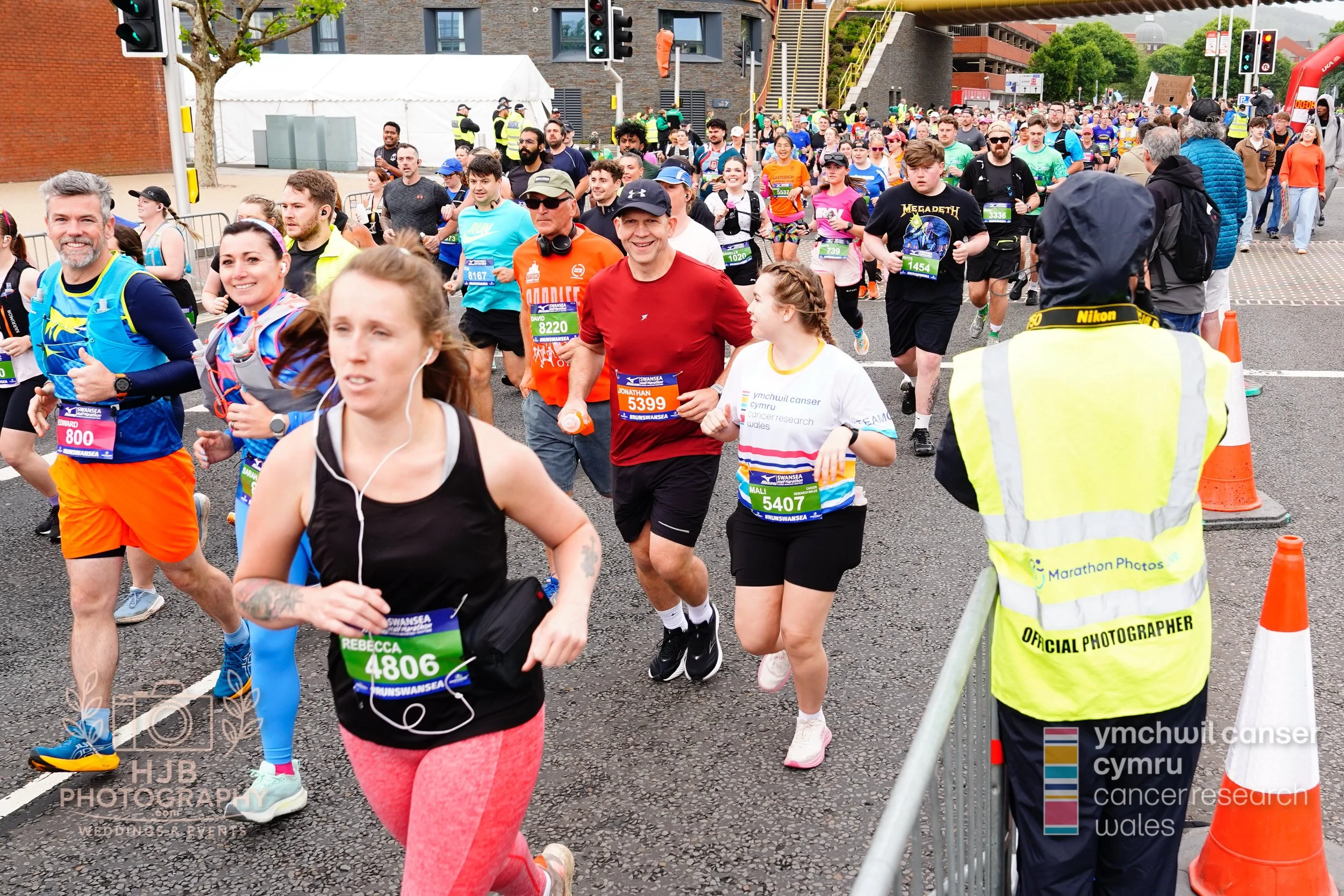 HJBphotography.com_CRWSwanseaHalf_2. The Start_76.jpg
