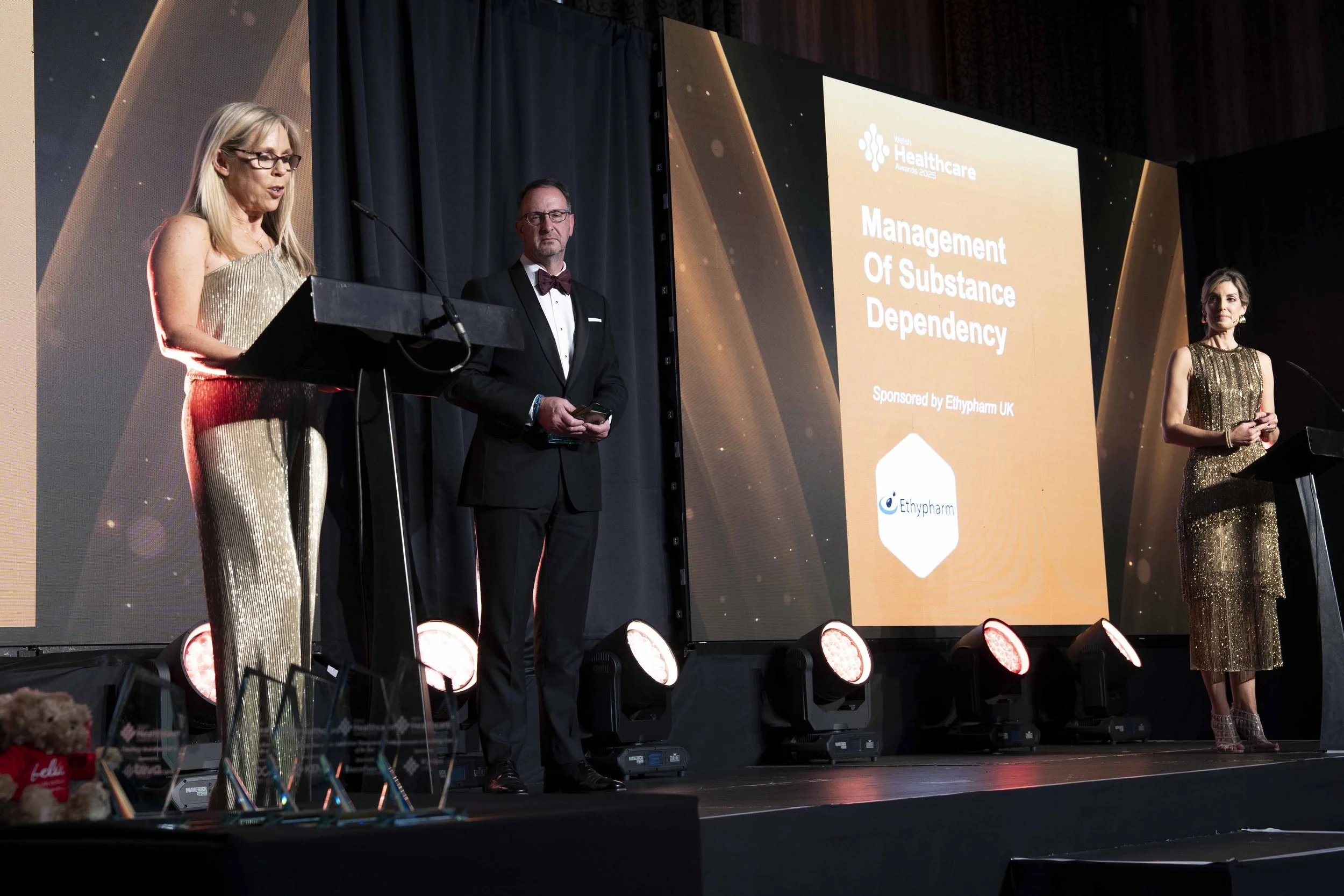 WelshHealthcareAwards2025_Awards Giving_026_HJBphotography.com.jpg