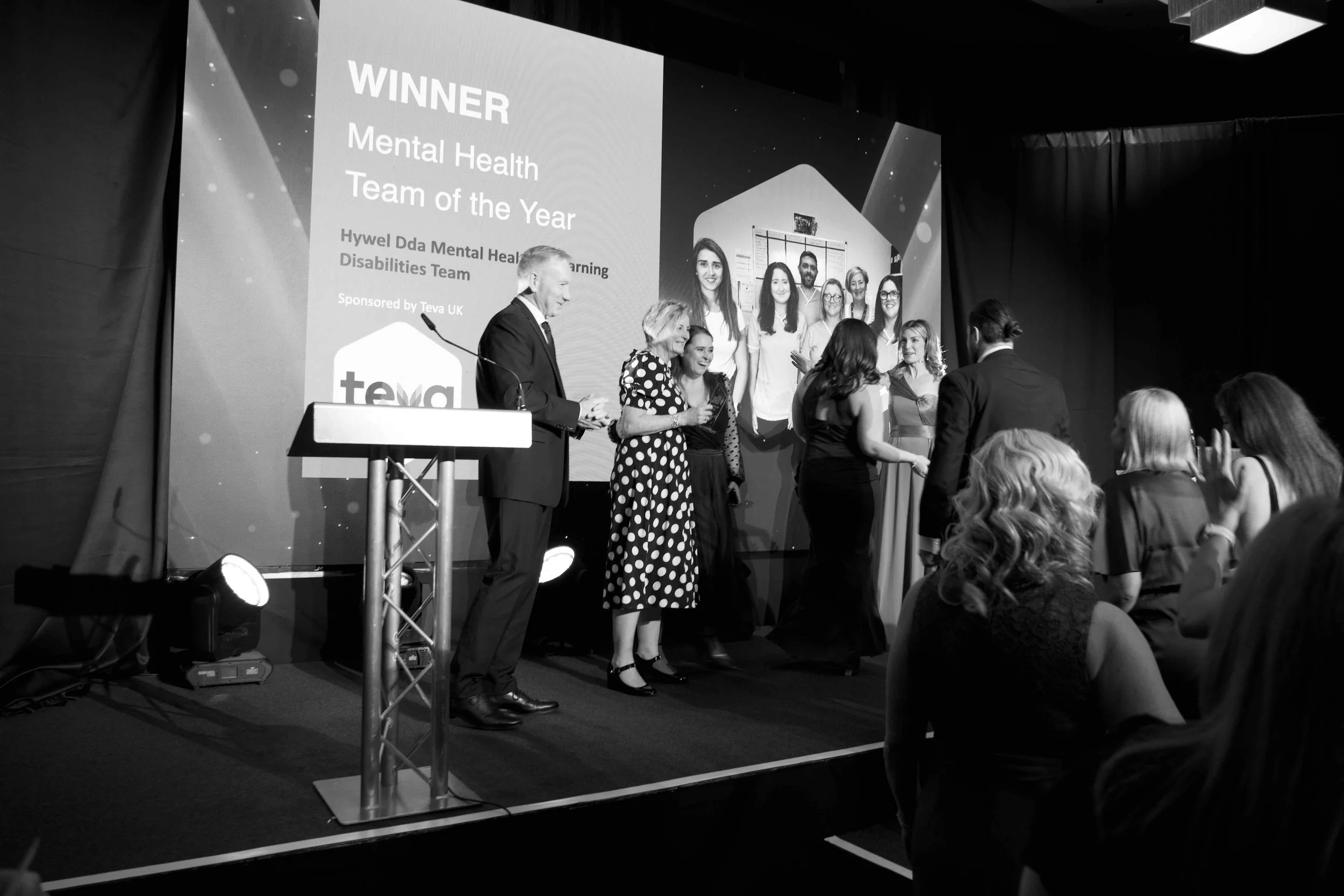 KyronMedia_TheValeHotel_PharmacyAwards2026_PresentingAwardsWEB_026.jpg