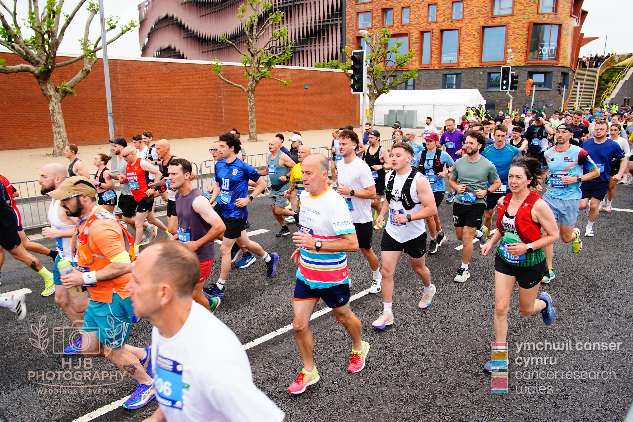HJBphotography.com_CRWSwanseaHalf_2. The Start_15.jpg