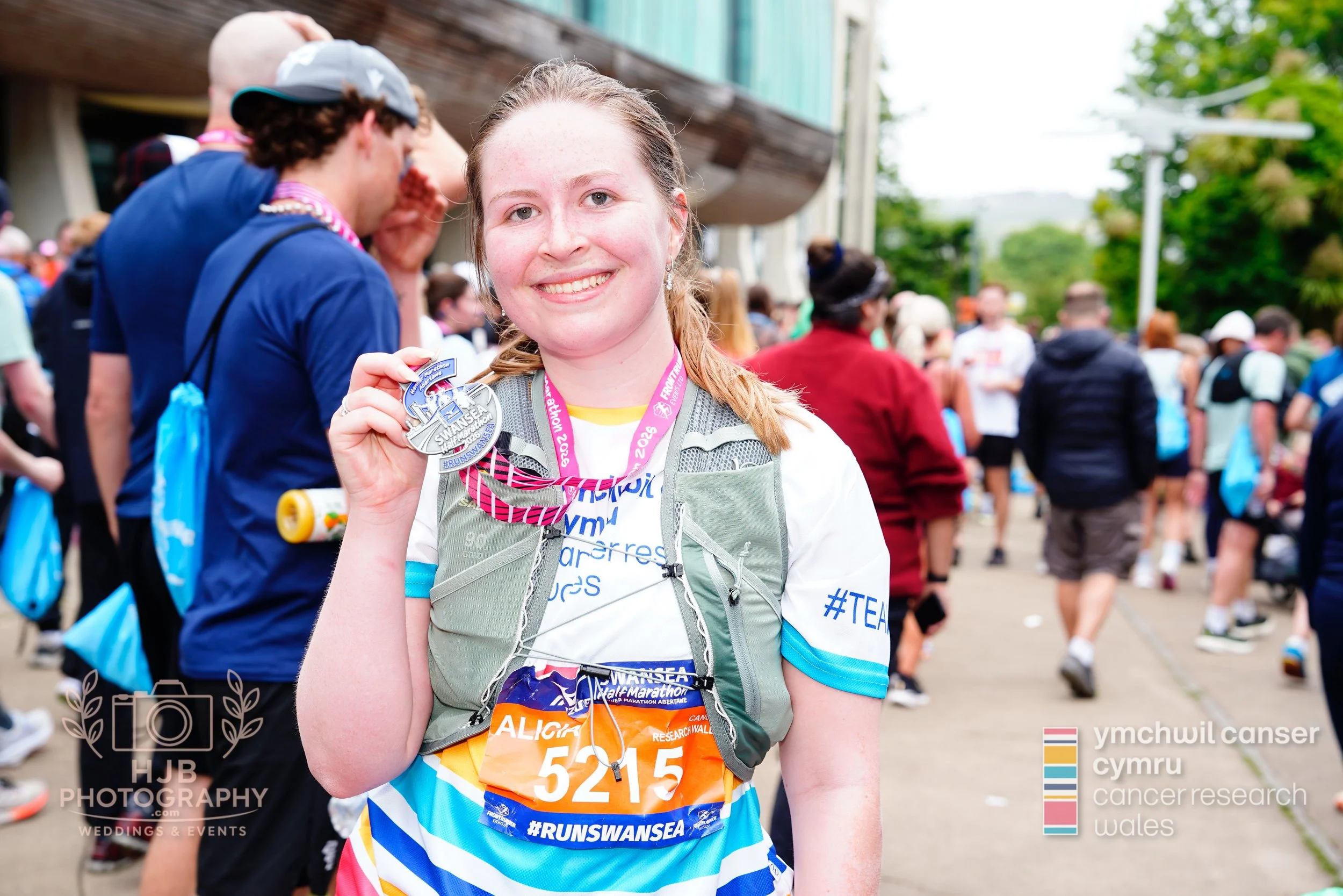 HJBphotography.com_CRWSwanseaHalf_4. Medals_02.jpg