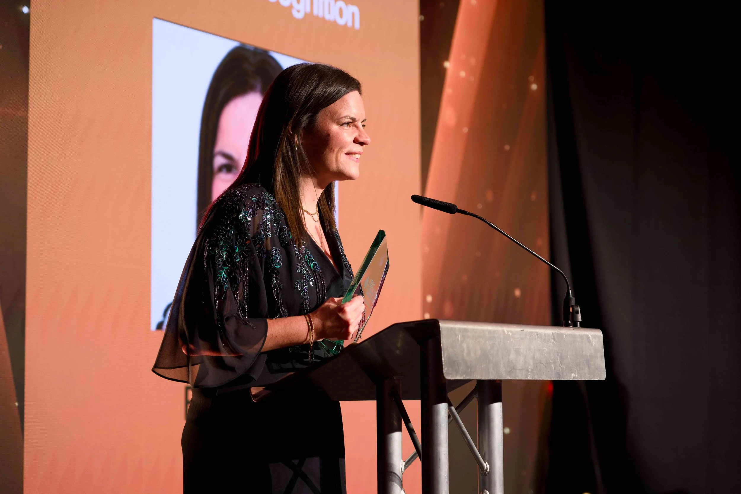 KyronMedia_TheValeHotel_PharmacyAwards2026_PresentingAwardsWEB_125.jpg