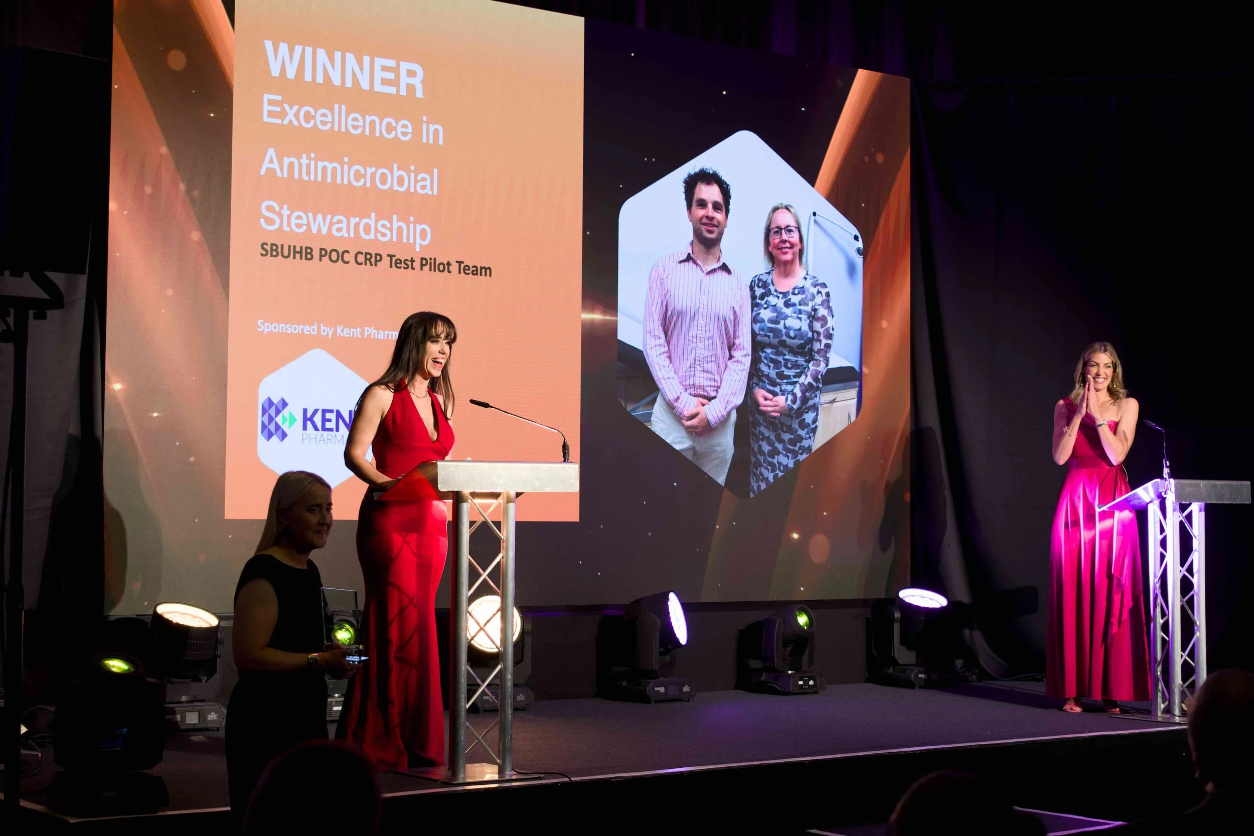 KyronMedia_TheValeHotel_PharmacyAwards2026_PresentingAwardsWEB_058.jpg
