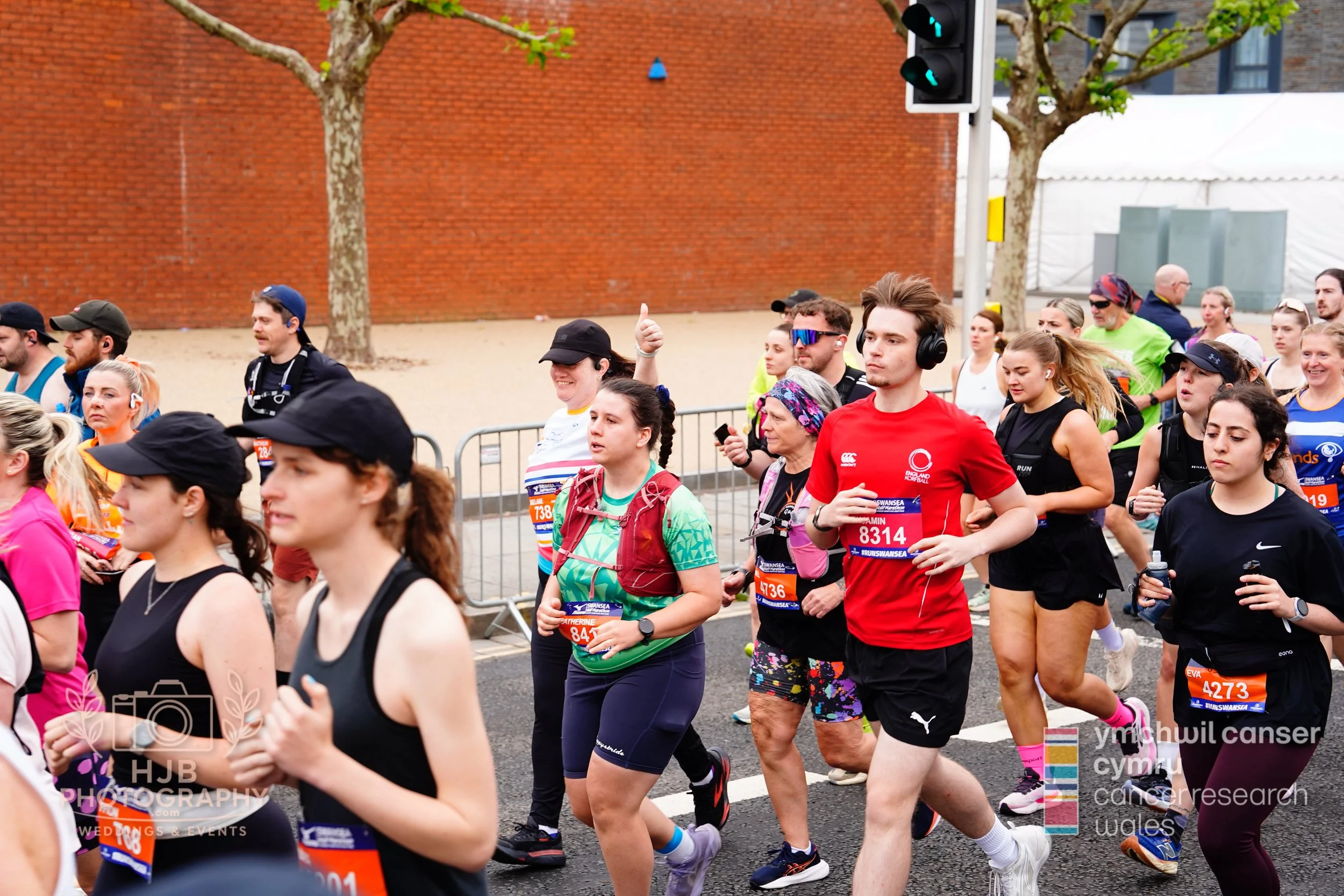 HJBphotography.com_CRWSwanseaHalf_2. The Start_53.jpg