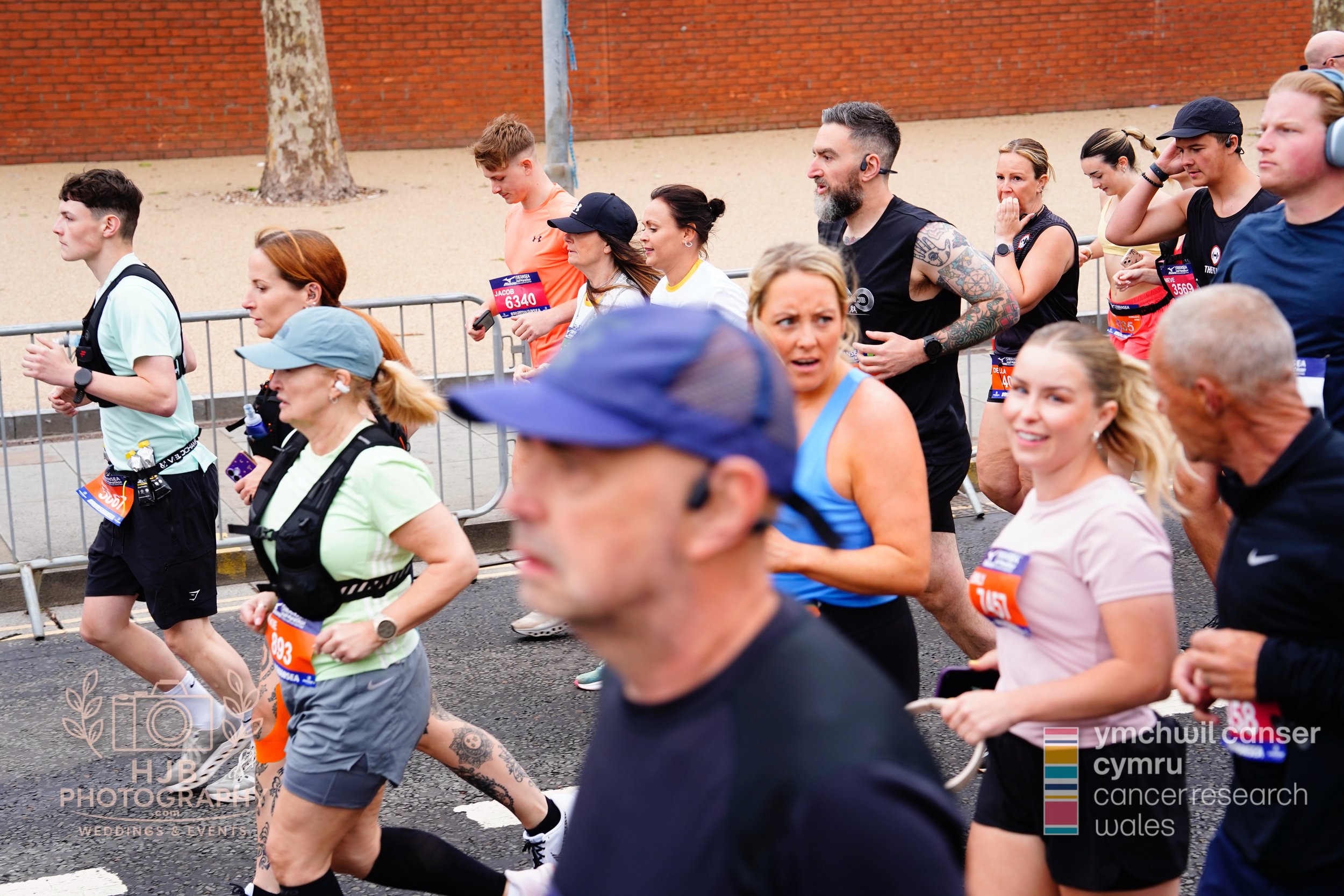 HJBphotography.com_CRWSwanseaHalf_2. The Start_60.jpg