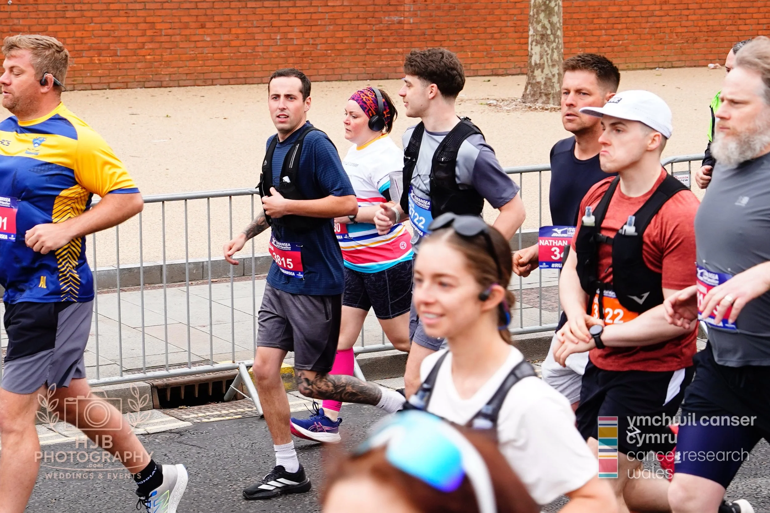 HJBphotography.com_CRWSwanseaHalf_2. The Start_35.jpg