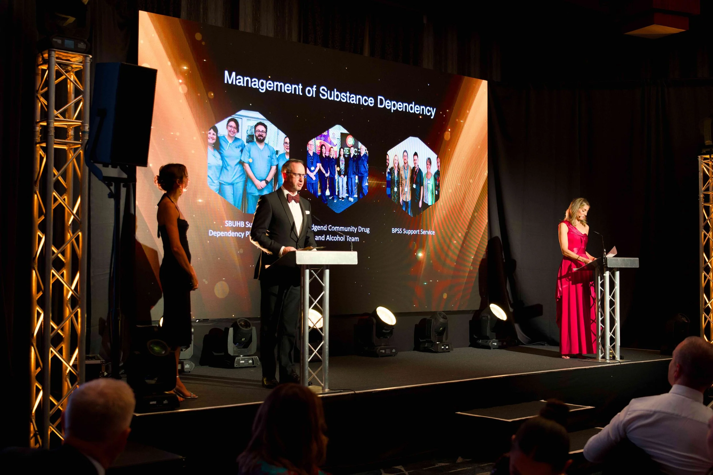 KyronMedia_TheValeHotel_PharmacyAwards2026_PresentingAwardsWEB_014.jpg