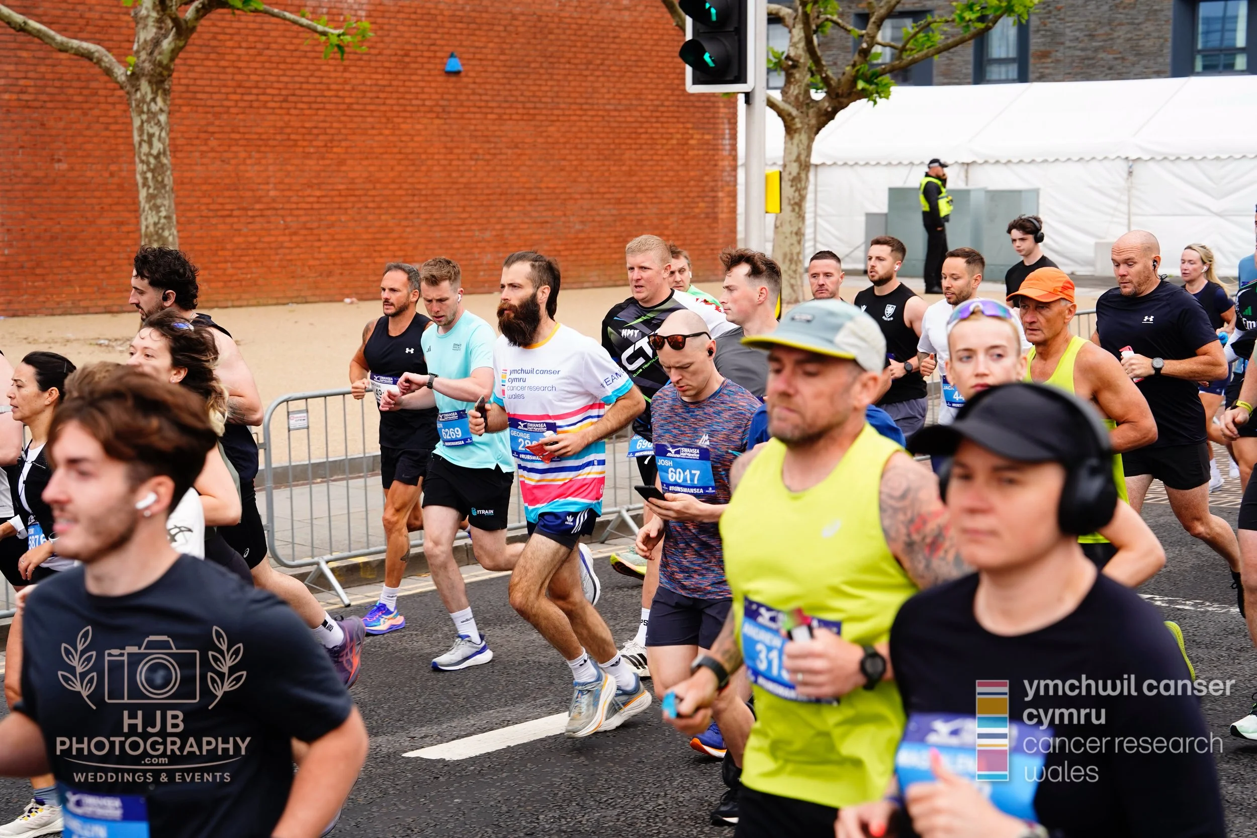 HJBphotography.com_CRWSwanseaHalf_2. The Start_26.jpg