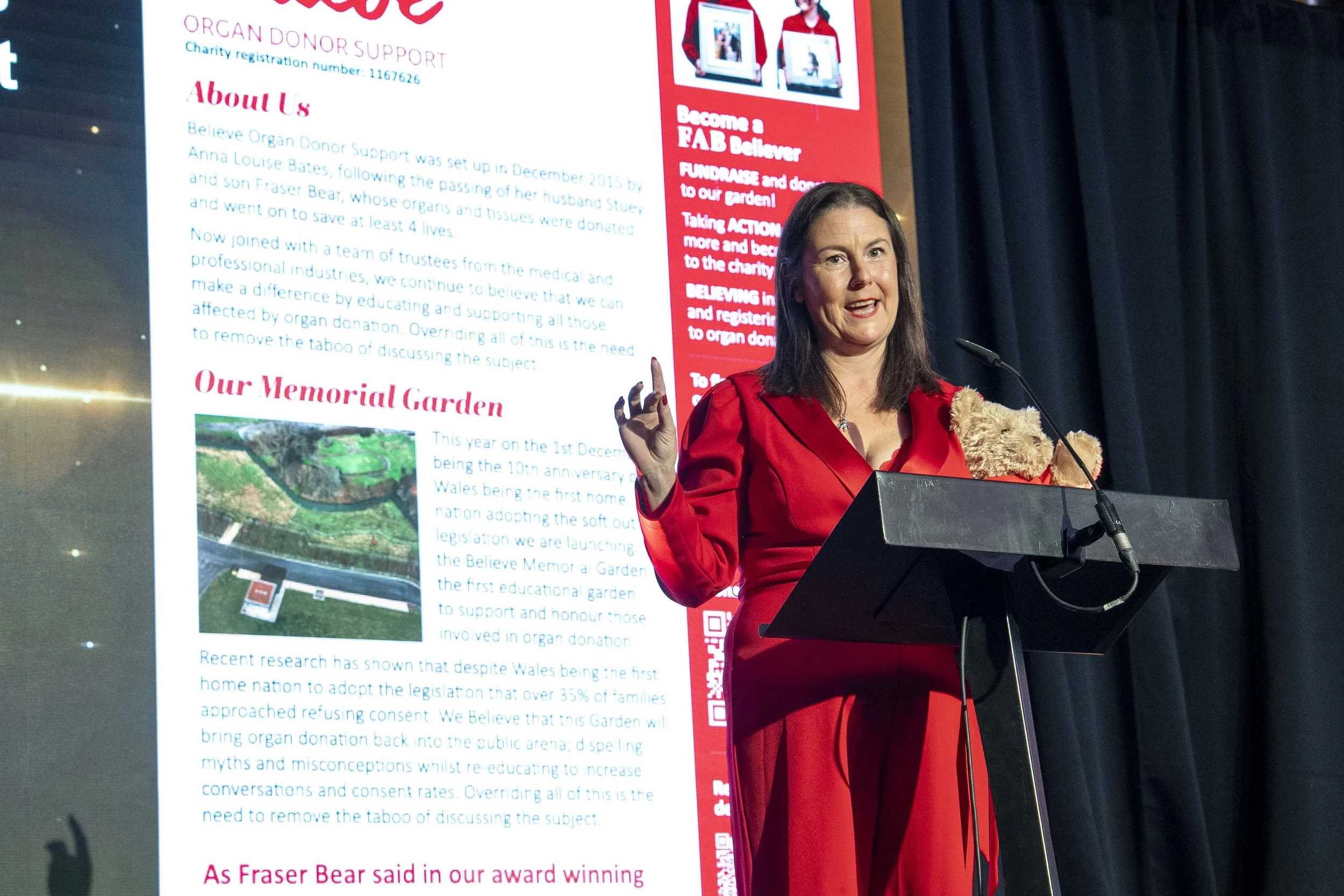 WelshHealthcareAwards2025_Awards Giving_009_HJBphotography.com.jpg