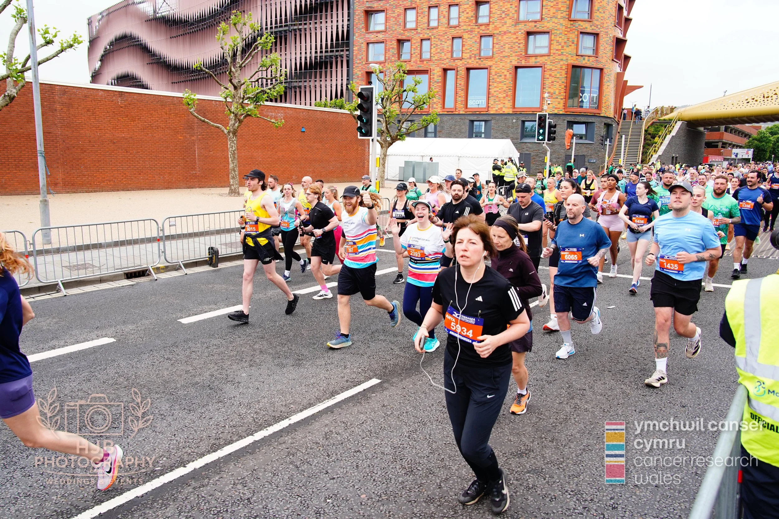 HJBphotography.com_CRWSwanseaHalf_2. The Start_68.jpg