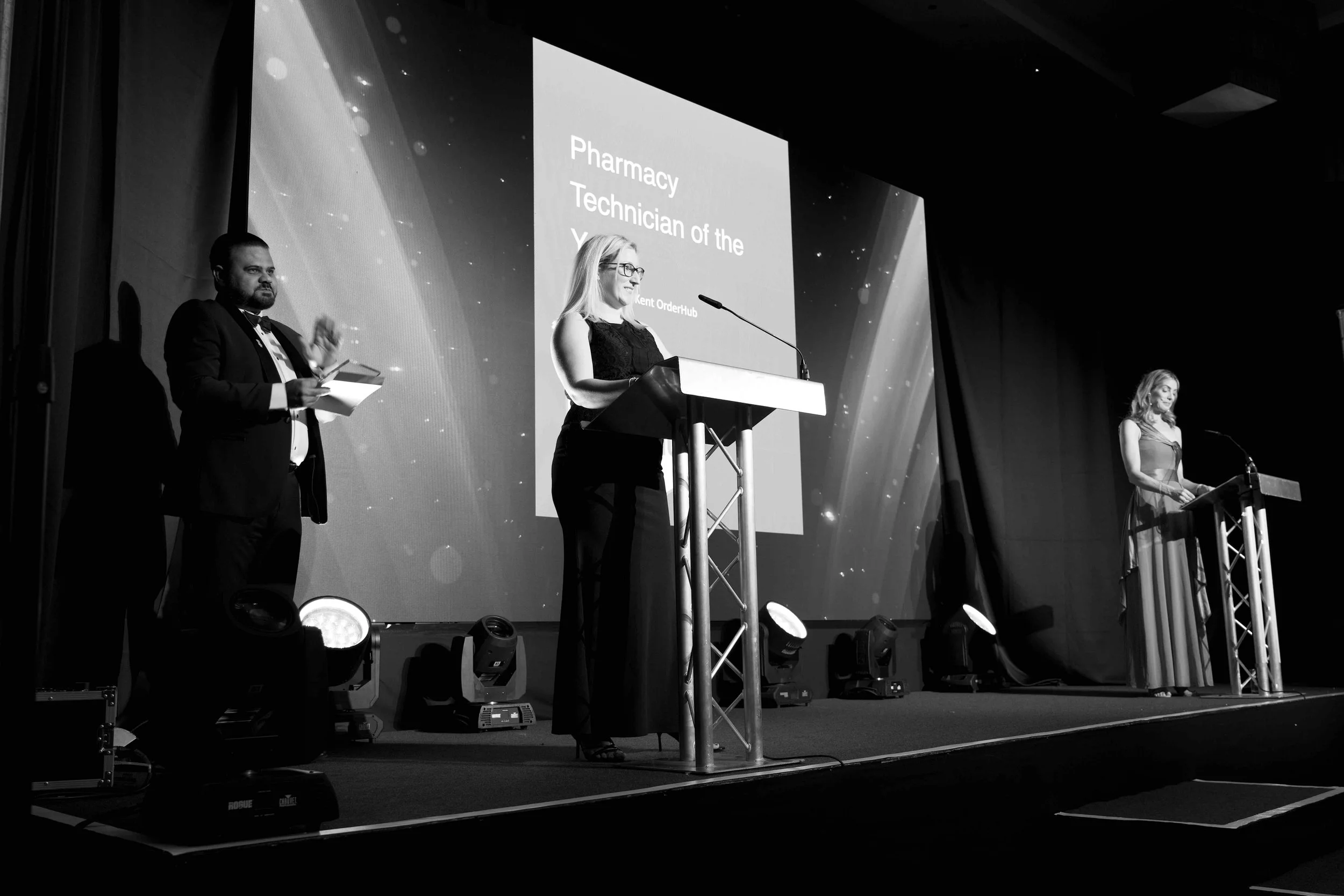 KyronMedia_TheValeHotel_PharmacyAwards2026_PresentingAwardsWEB_029.jpg