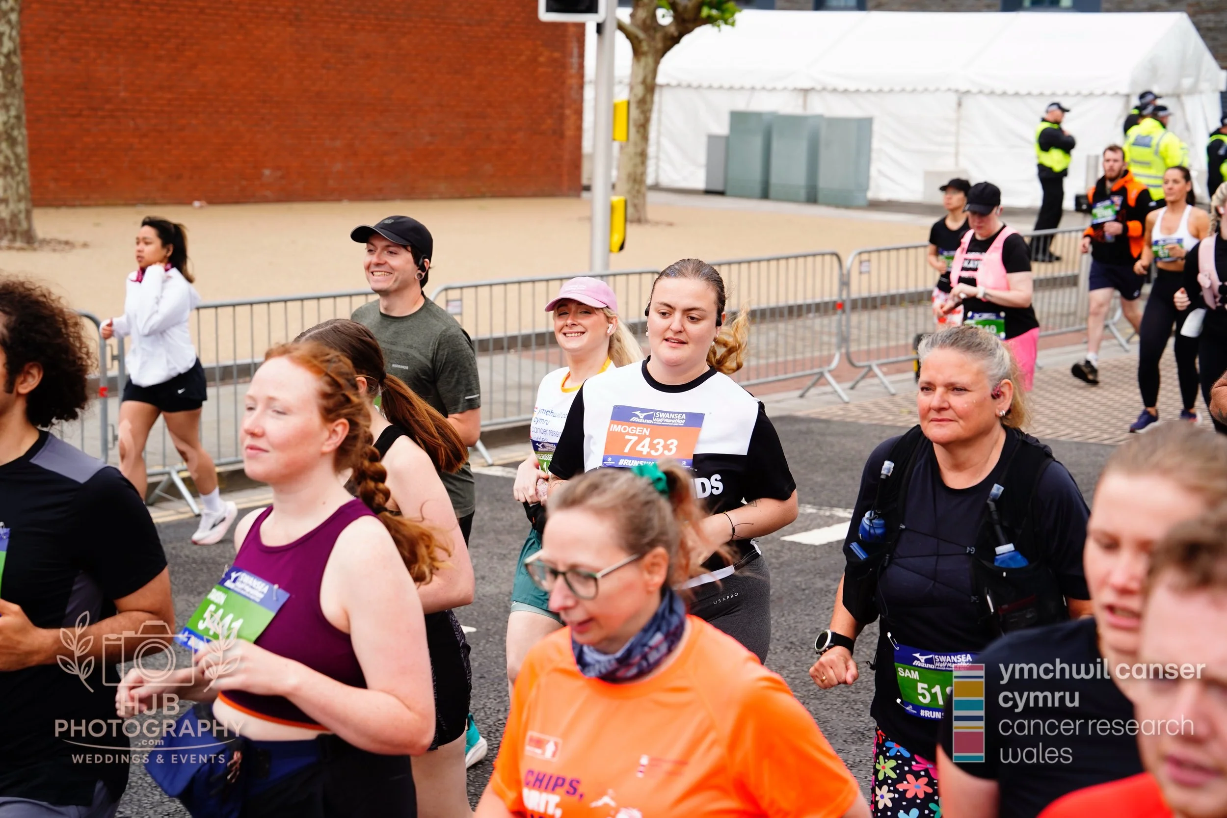 HJBphotography.com_CRWSwanseaHalf_2. The Start_84.jpg