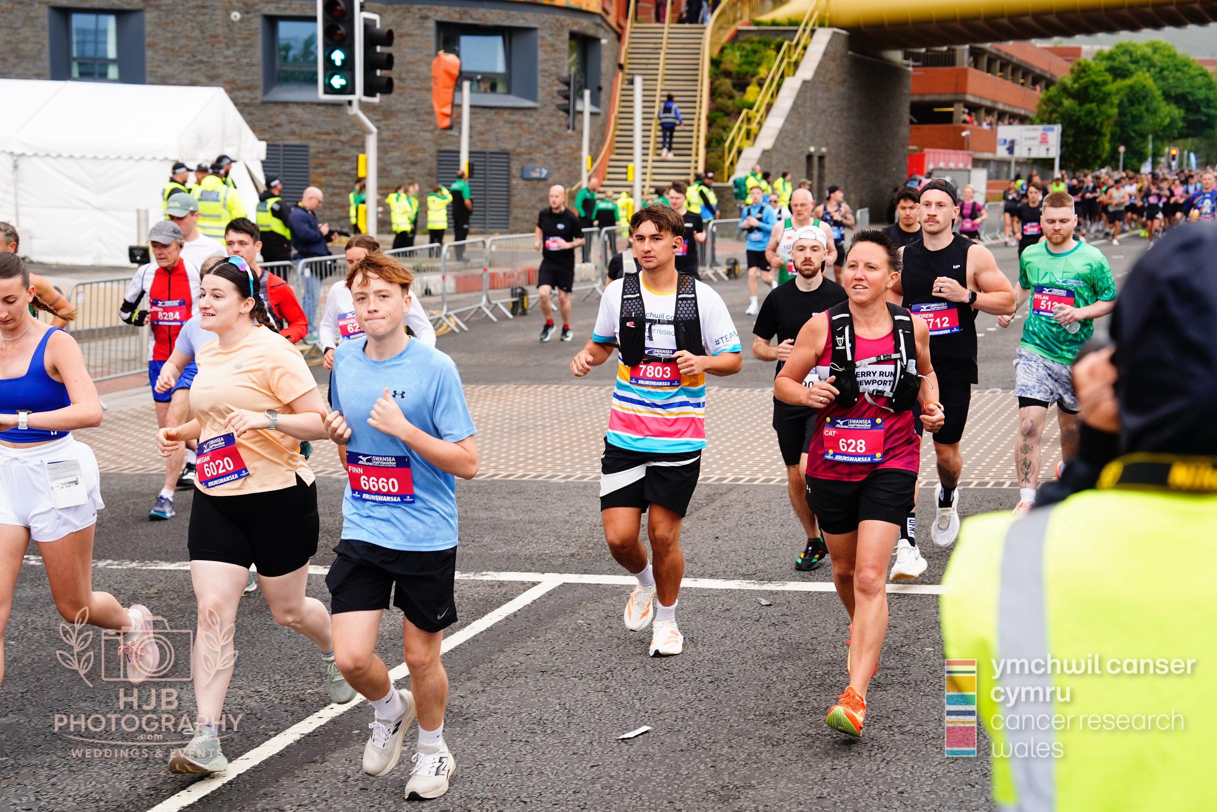 HJBphotography.com_CRWSwanseaHalf_2. The Start_28.jpg