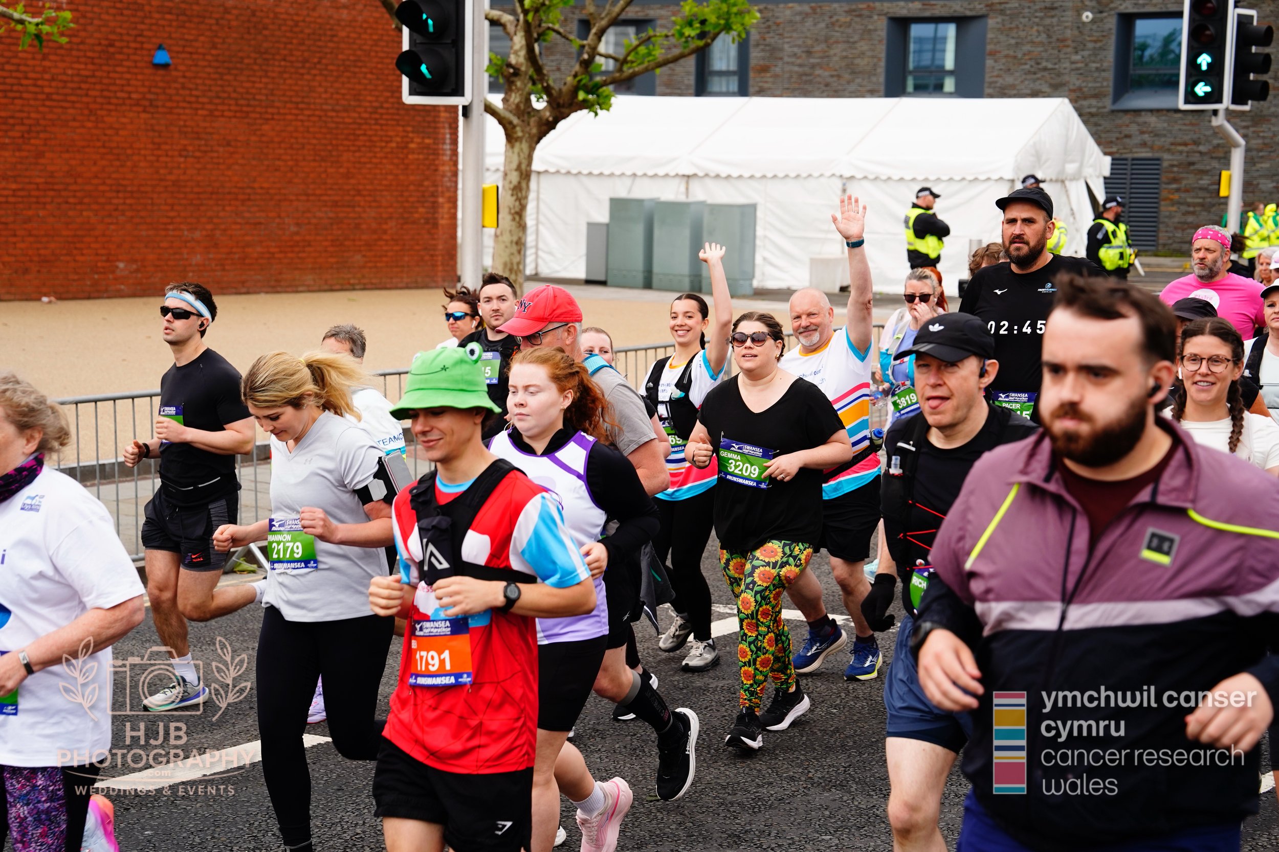 HJBphotography.com_CRWSwanseaHalf_2. The Start_81.jpg