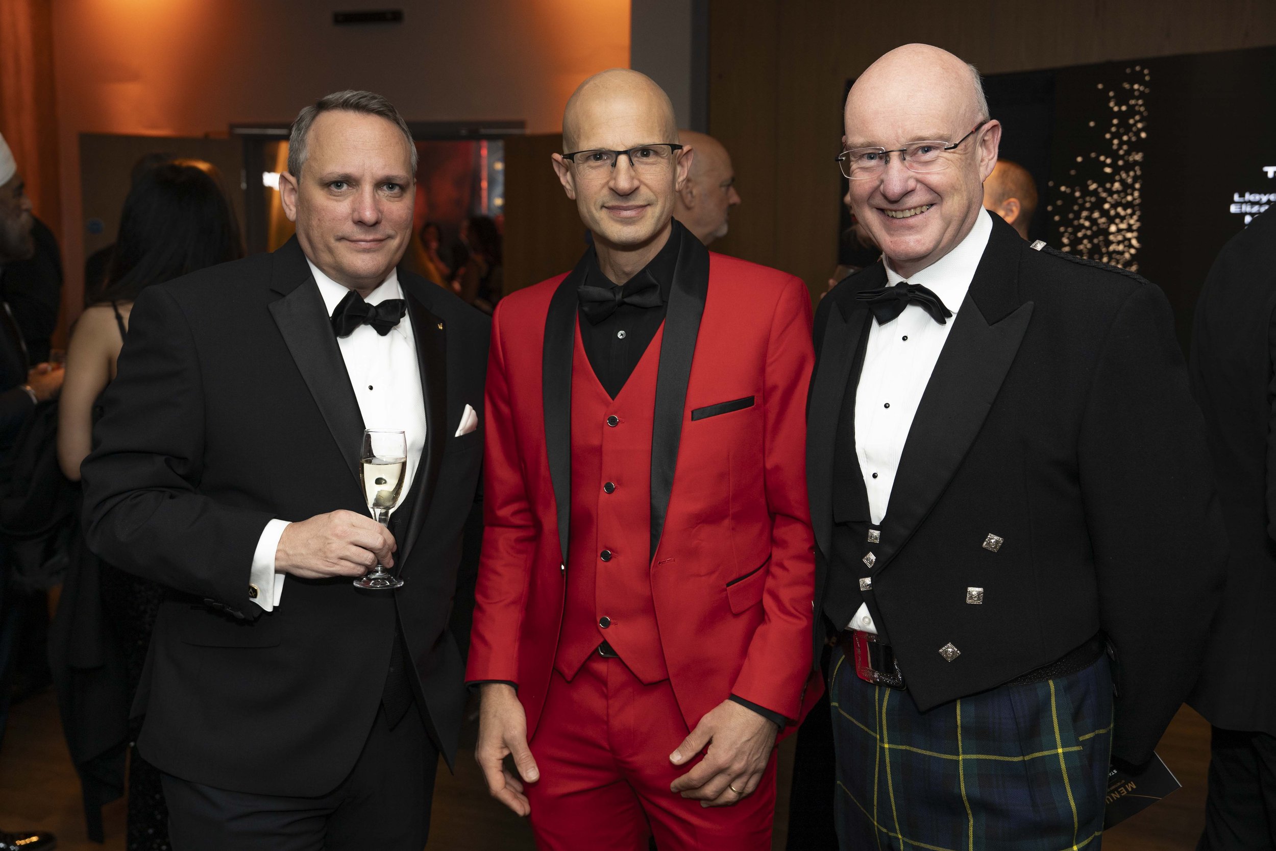 WelshPharmacyAwards2025_DrinksReception_036_HJBphotography.com.jpg