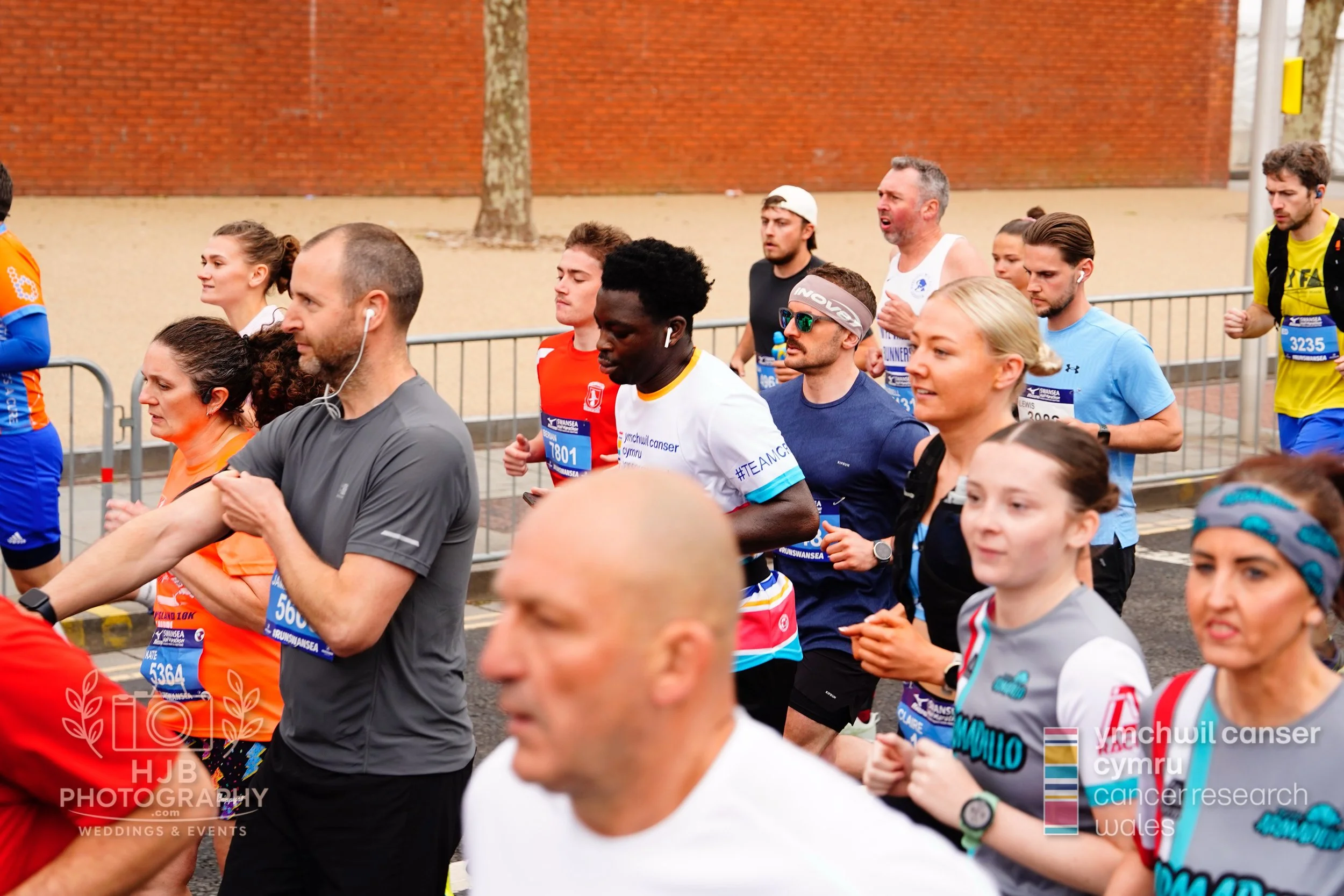HJBphotography.com_CRWSwanseaHalf_2. The Start_22.jpg