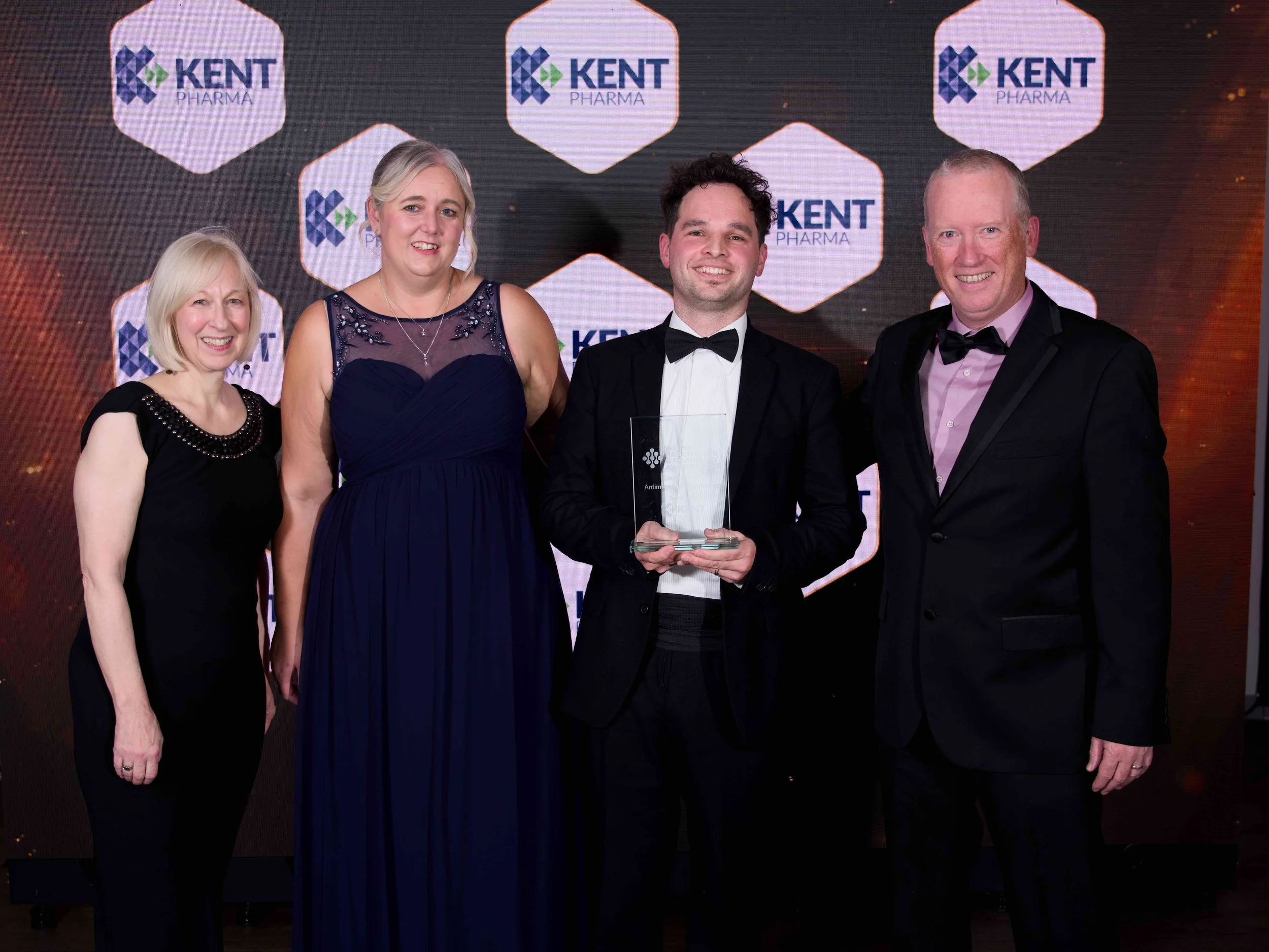 KyronMedia_TheValeHotel_PharmacyAwards2026_PresentingAwardsWEB_060.jpg