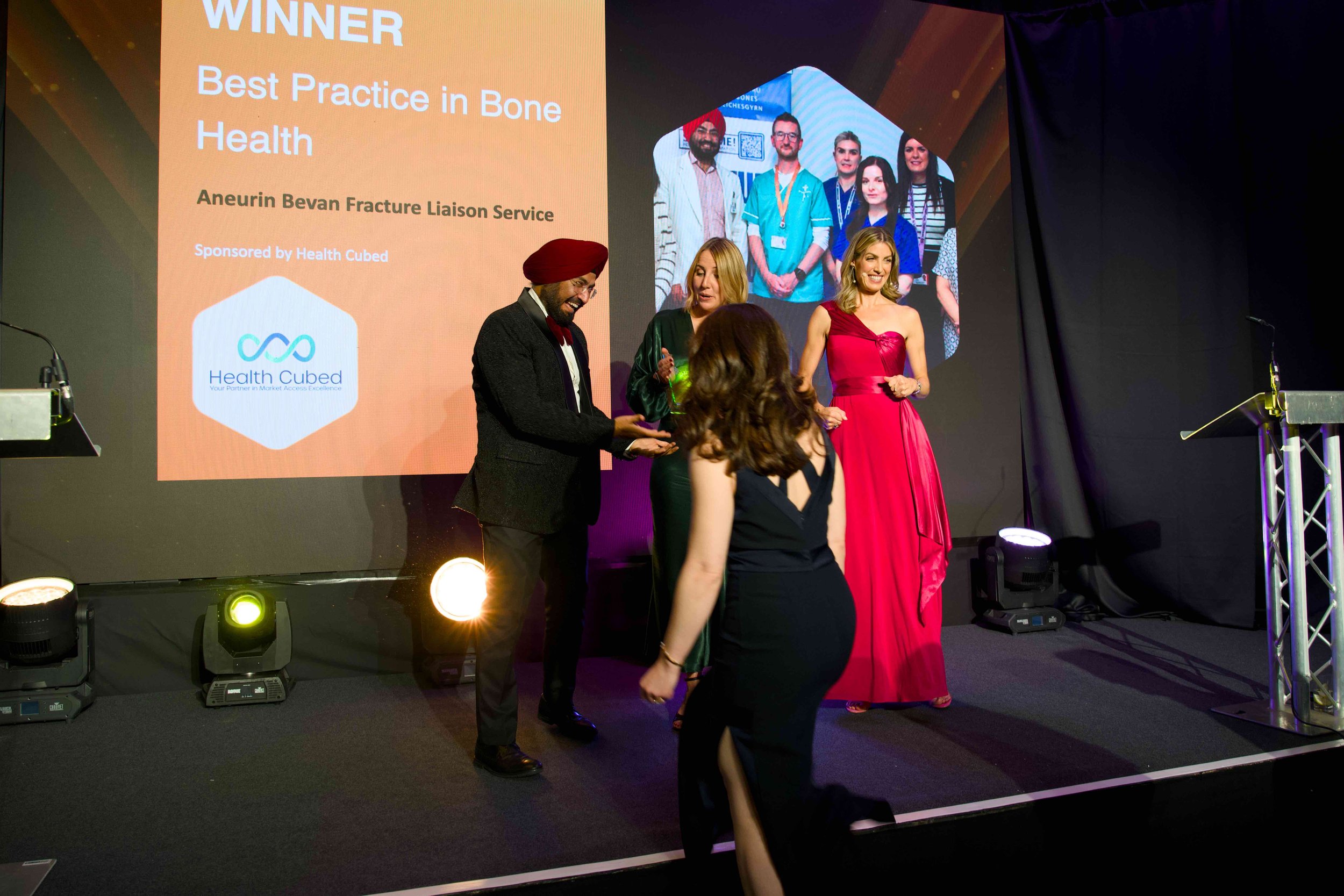 KyronMedia_TheValeHotel_PharmacyAwards2026_PresentingAwardsWEB_089.jpg