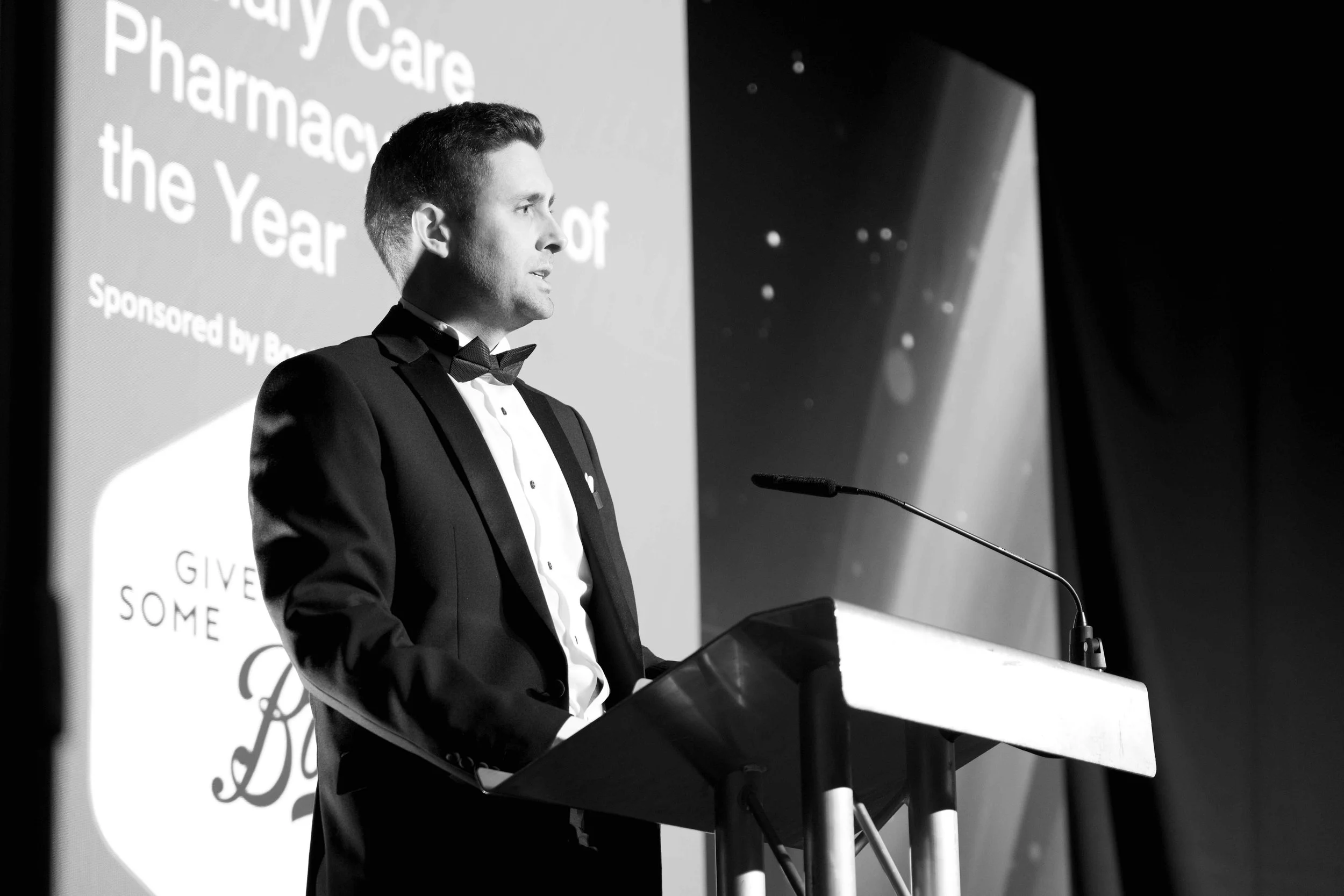 KyronMedia_TheValeHotel_PharmacyAwards2026_PresentingAwardsWEB_048.jpg