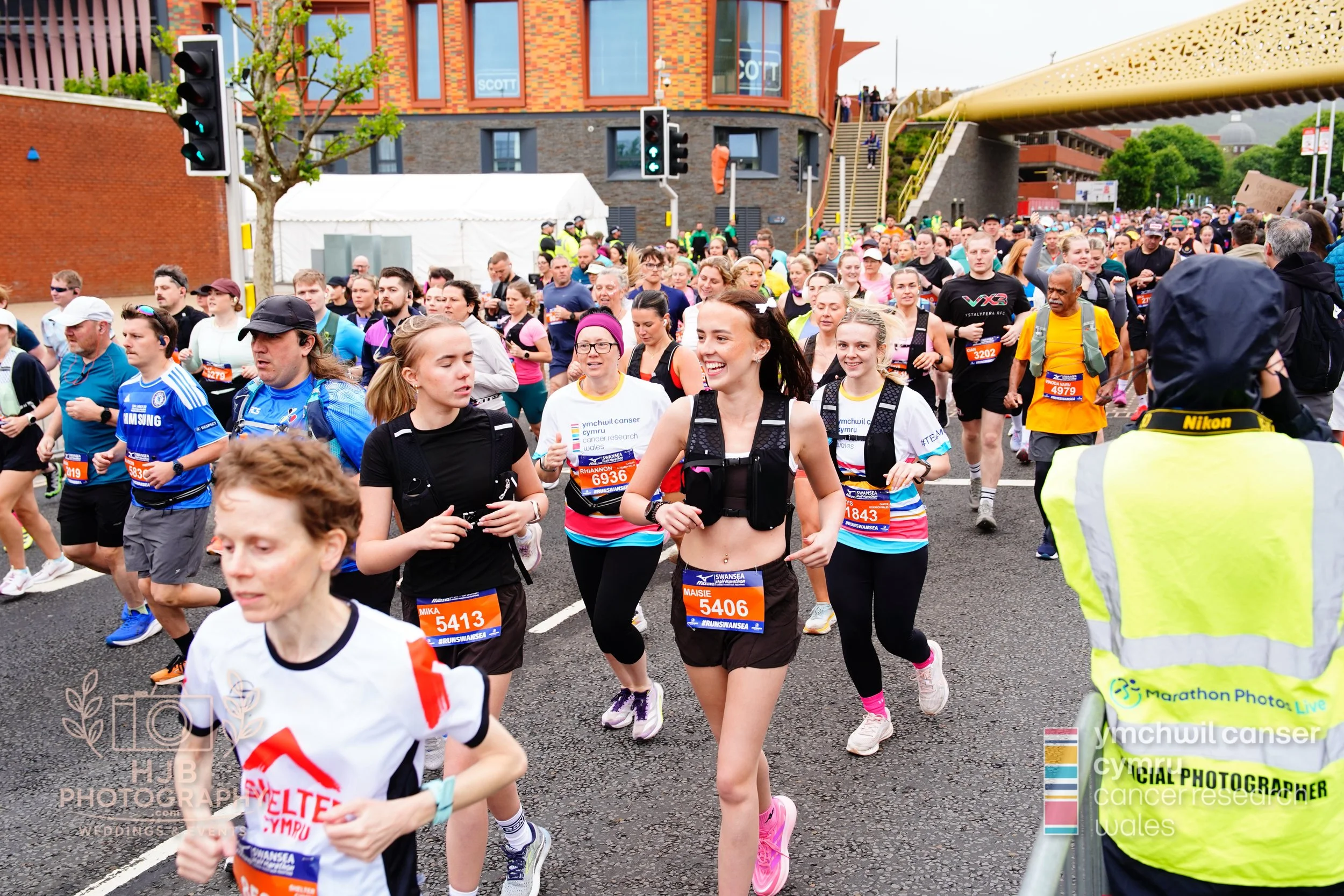 HJBphotography.com_CRWSwanseaHalf_2. The Start_47.jpg