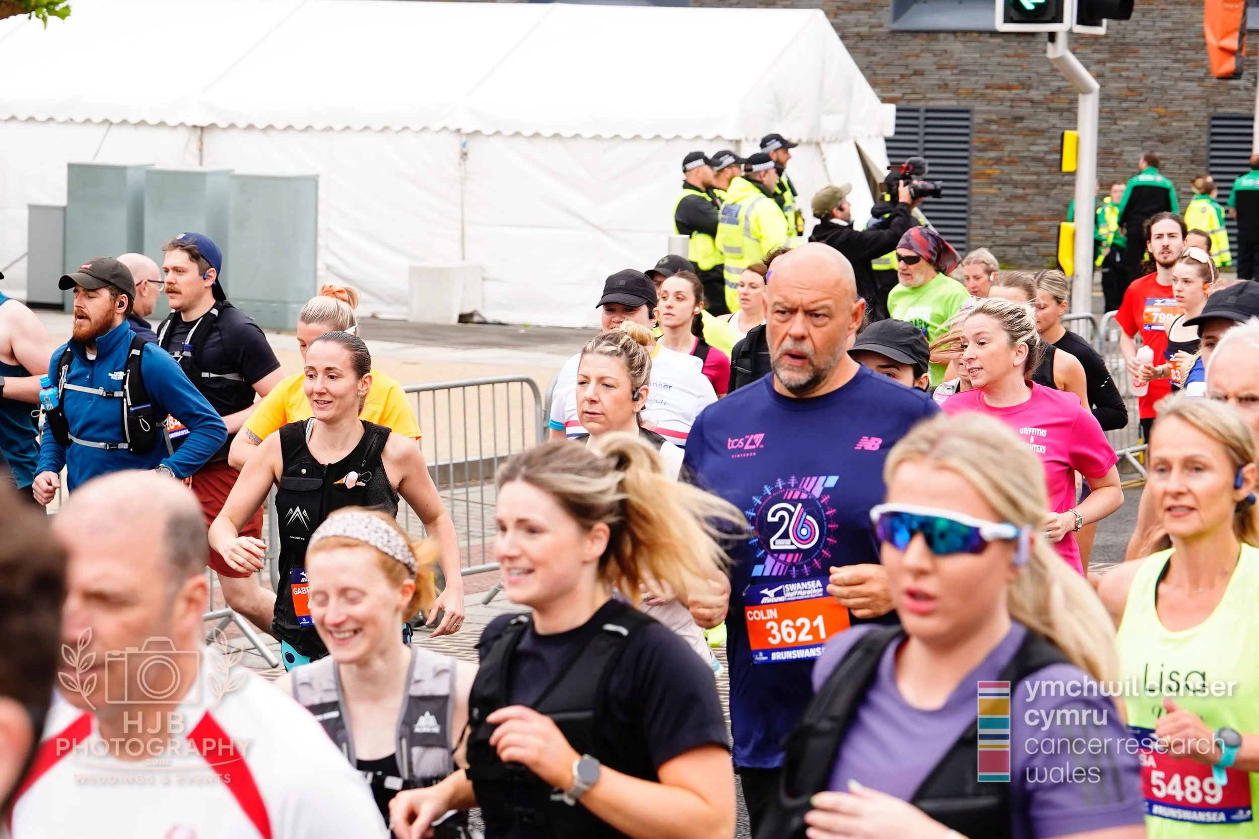 HJBphotography.com_CRWSwanseaHalf_2. The Start_52.jpg