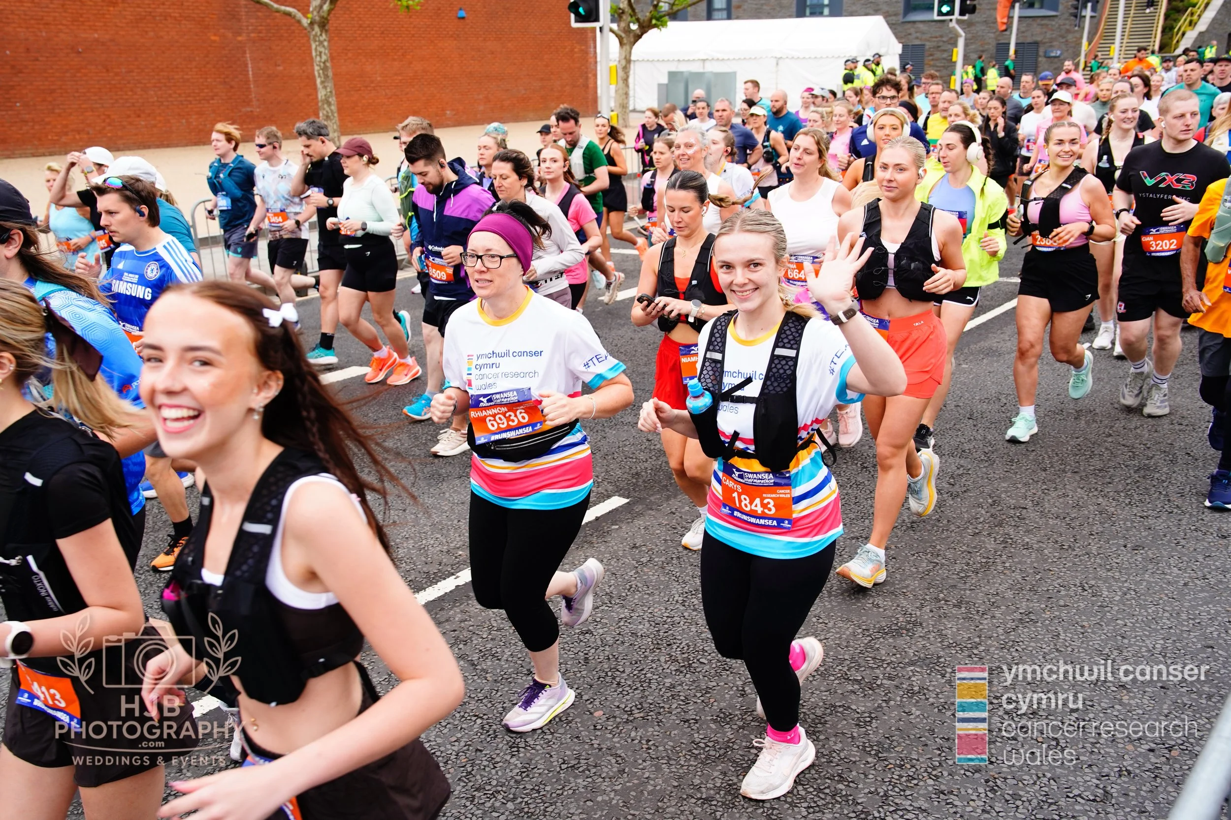 HJBphotography.com_CRWSwanseaHalf_2. The Start_49.jpg