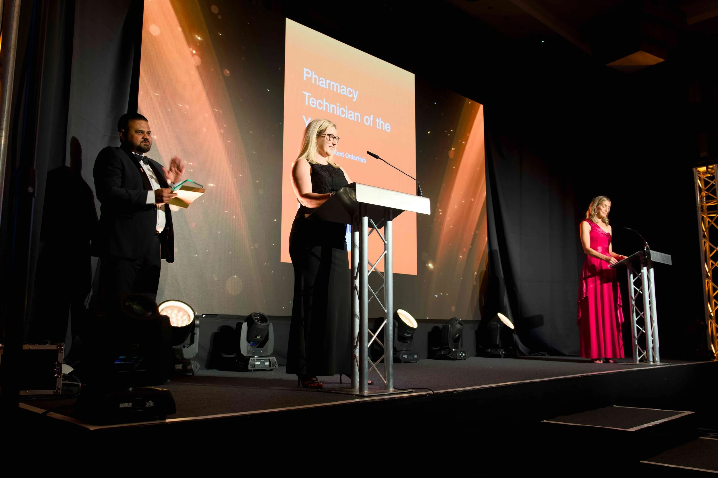 KyronMedia_TheValeHotel_PharmacyAwards2026_PresentingAwardsWEB_030.jpg