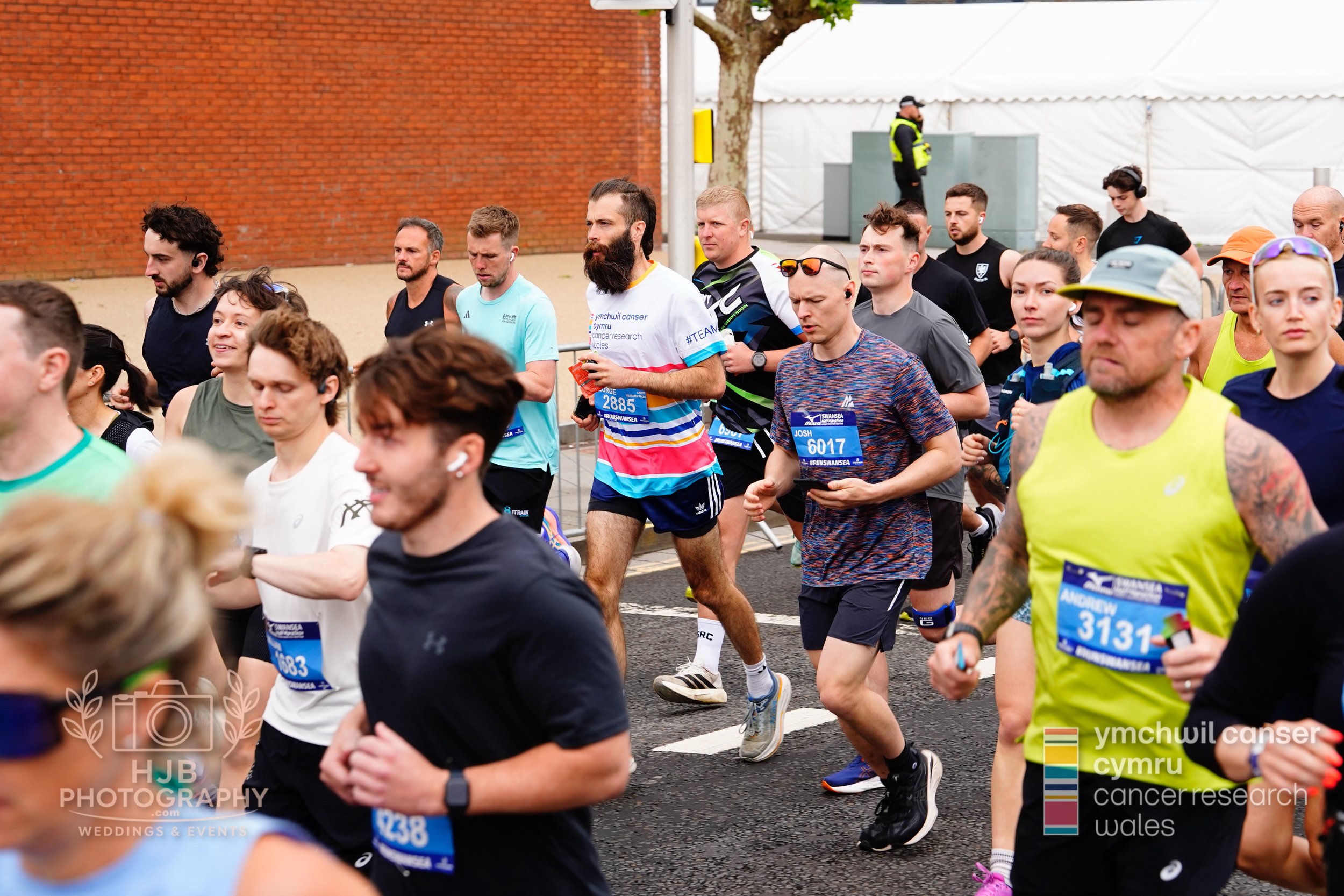 HJBphotography.com_CRWSwanseaHalf_2. The Start_24.jpg