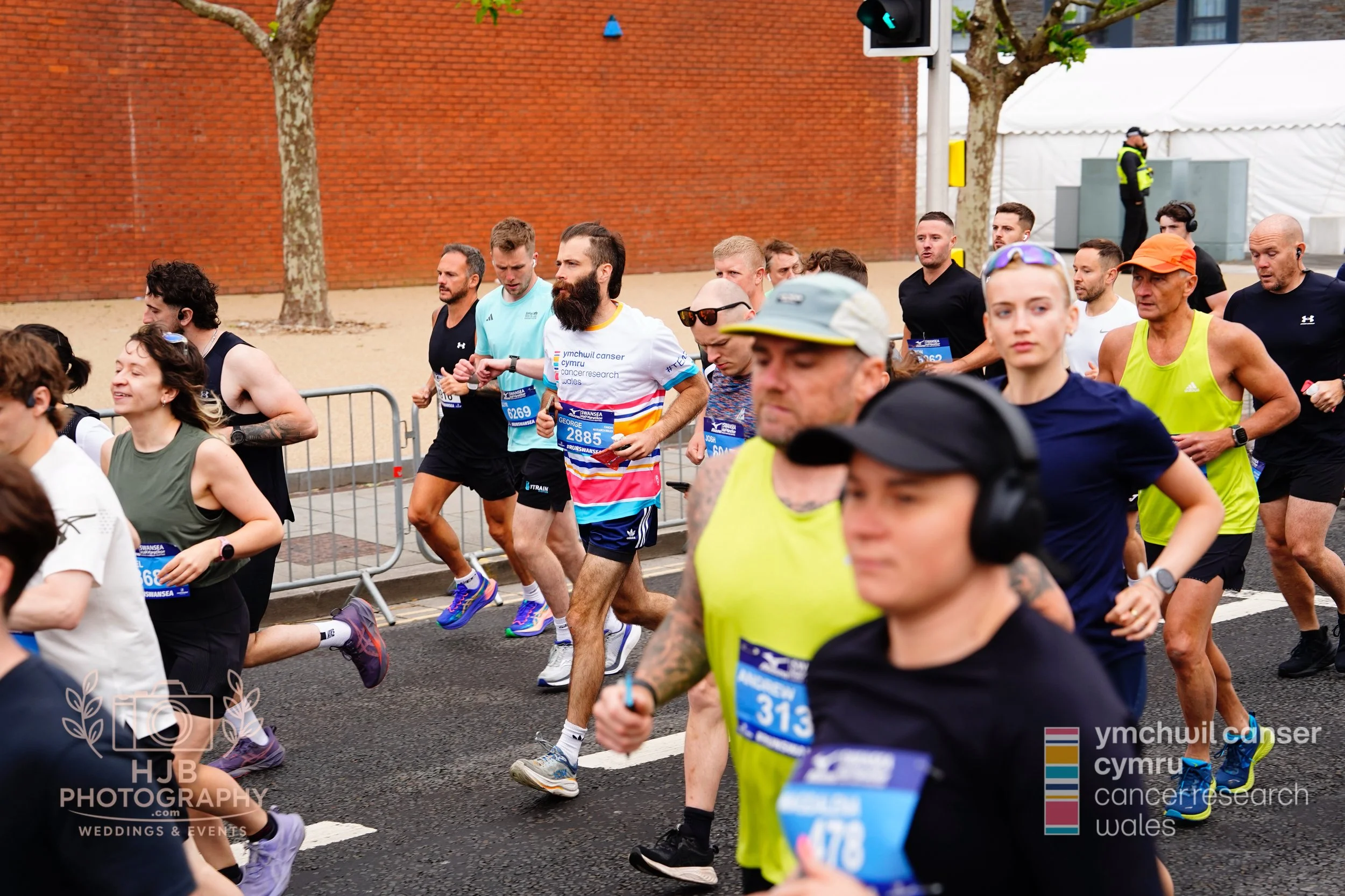 HJBphotography.com_CRWSwanseaHalf_2. The Start_27.jpg