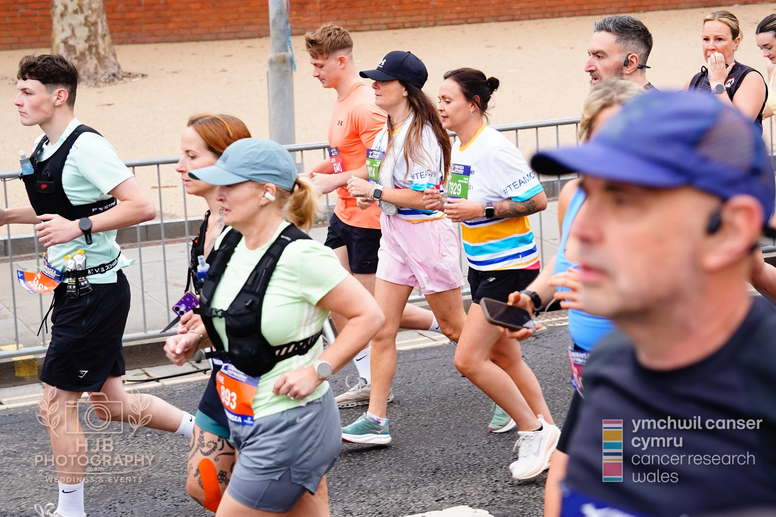 HJBphotography.com_CRWSwanseaHalf_2. The Start_59.jpg
