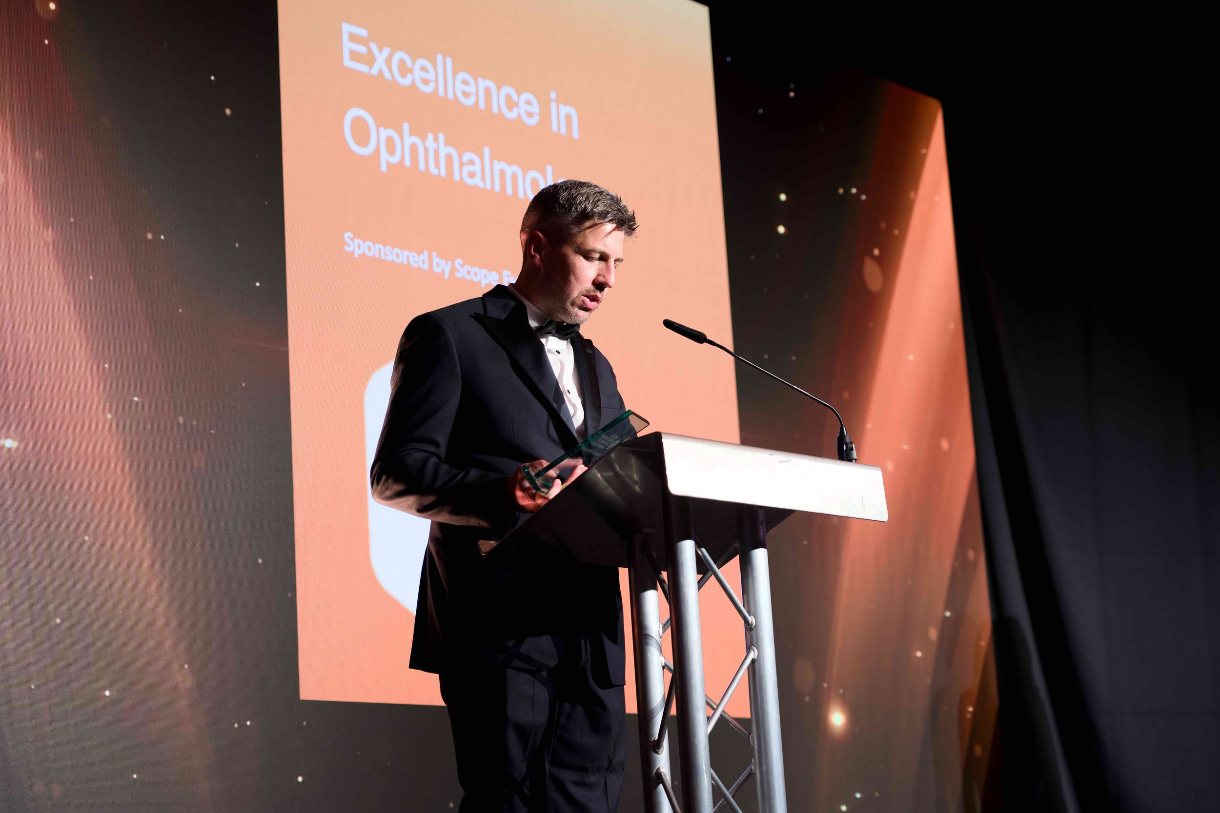 KyronMedia_TheValeHotel_PharmacyAwards2026_PresentingAwardsWEB_038.jpg