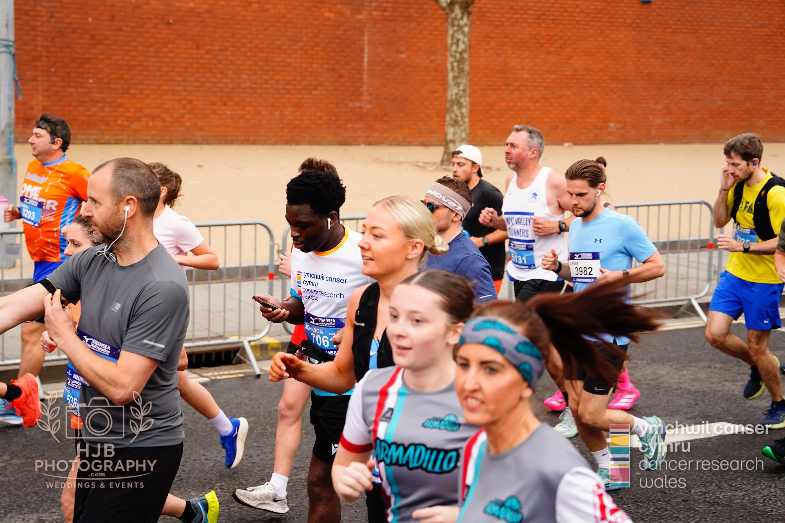 HJBphotography.com_CRWSwanseaHalf_2. The Start_23.jpg