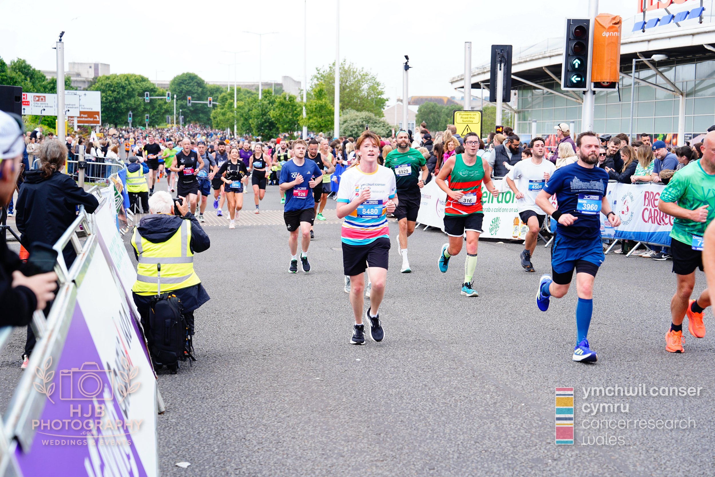 HJBphotography.com_CRWSwanseaHalf_3. The Finish_16.jpg
