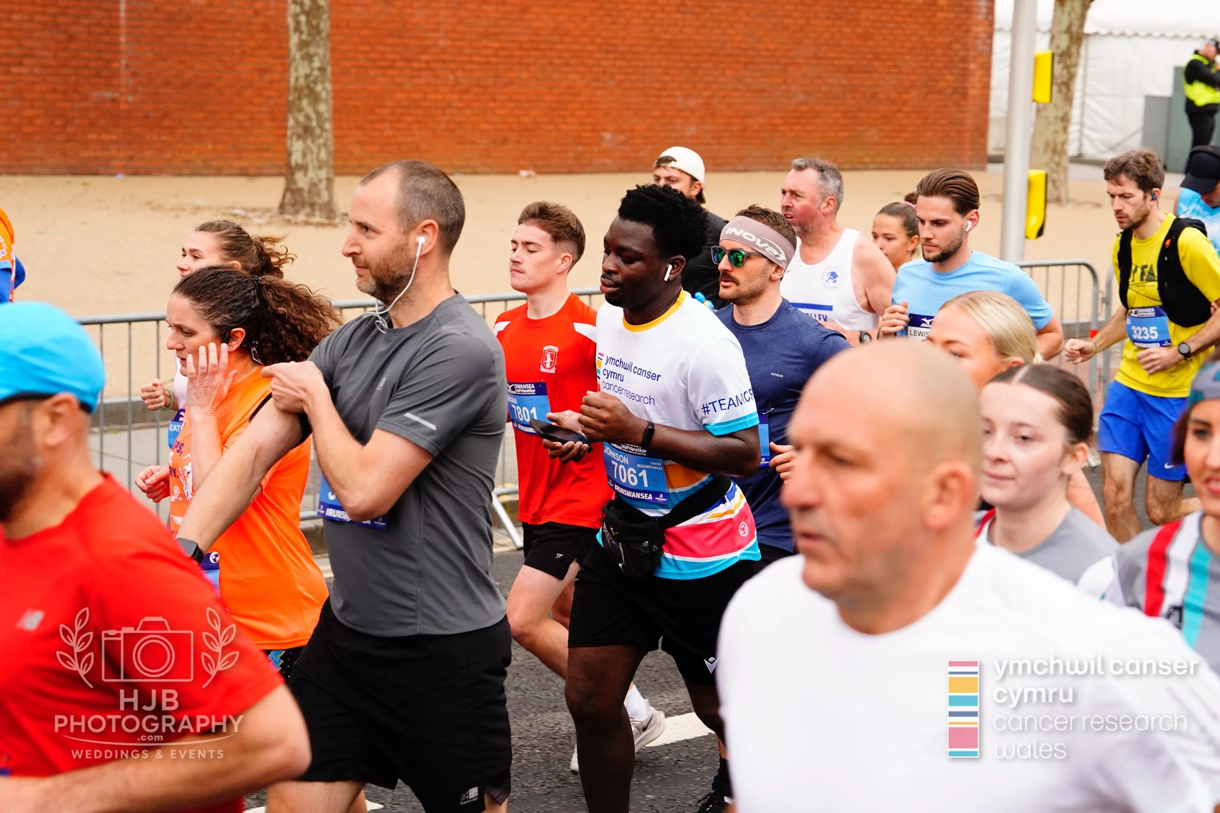 HJBphotography.com_CRWSwanseaHalf_2. The Start_21.jpg