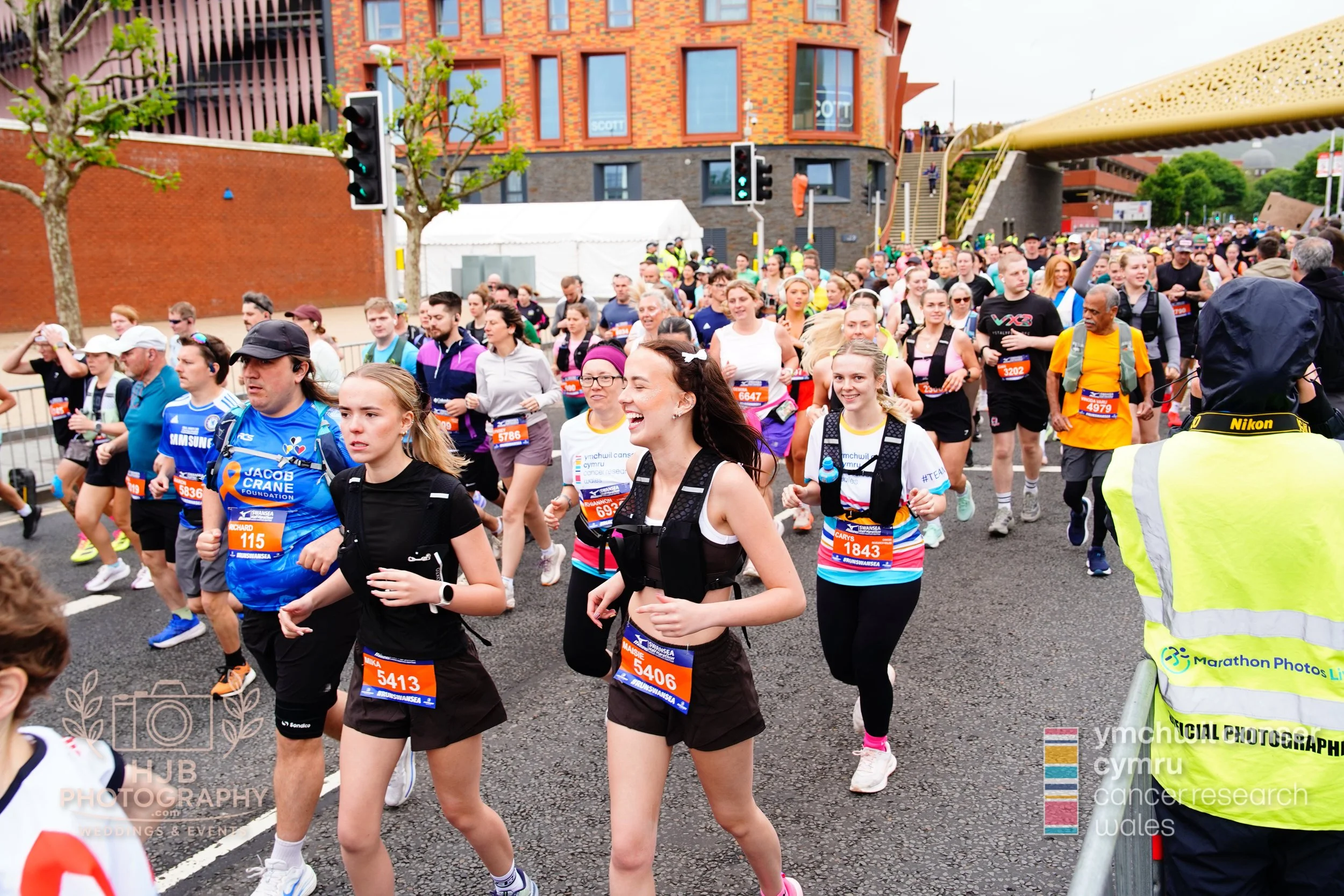 HJBphotography.com_CRWSwanseaHalf_2. The Start_48.jpg