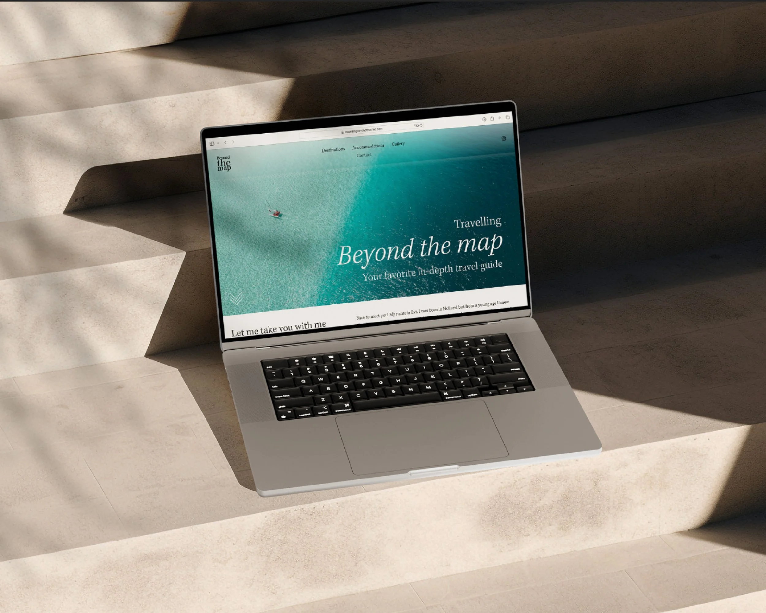 A website design for Beyond The Map. Studio Steenkamer designs websites in Squarespace. A user-friendly website design made by graphic design Studio Steenkamer