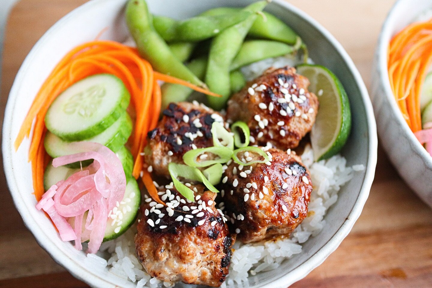 Dinner tonight was ready in 30 mins and a bit of a mish-mash of ingredients I needed to use up: 
Vietnamese meatballs w rice, edamame, carrot, cucumber &amp; pickled onions 🧅🍚🥕🥒
Recipe in my FB group 😊