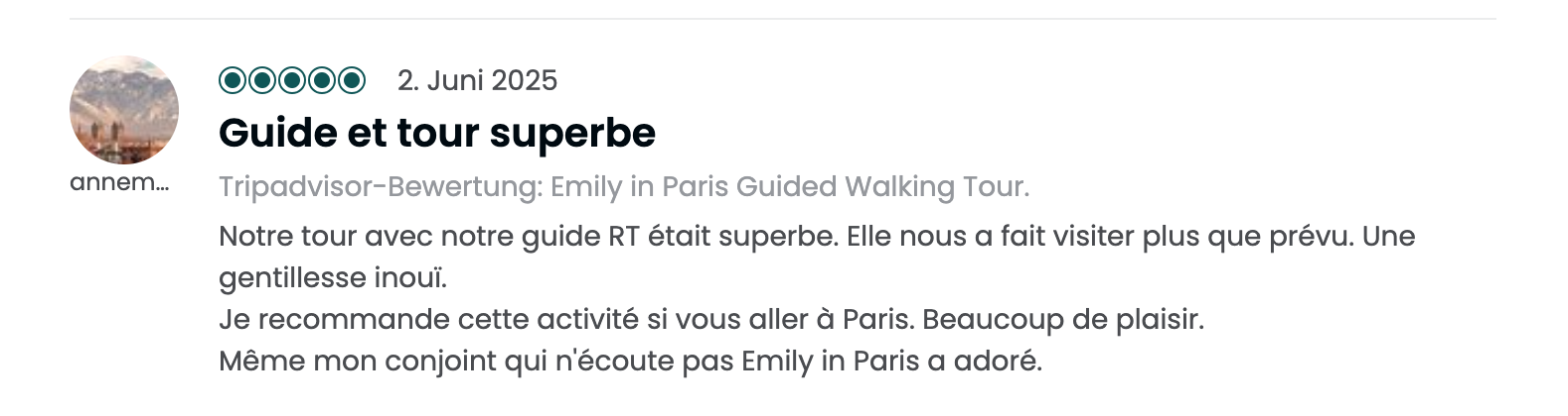 Screenshot of a TripAdvisor review in French about a guided walking tour in Paris, dated June 2, 2025, with a four-circle rating, reviewer's name, and profile picture of a landscape.
