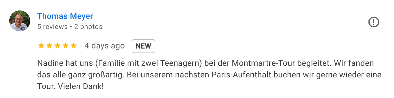 Screenshot einer Kundenrezension auf einer Bewertungsplattform. Es ist ein Text von Thomas Meyer, der eine positive Bewertung für eine Tour in Montmartre schreibt, begleitet von fünf Sternen.