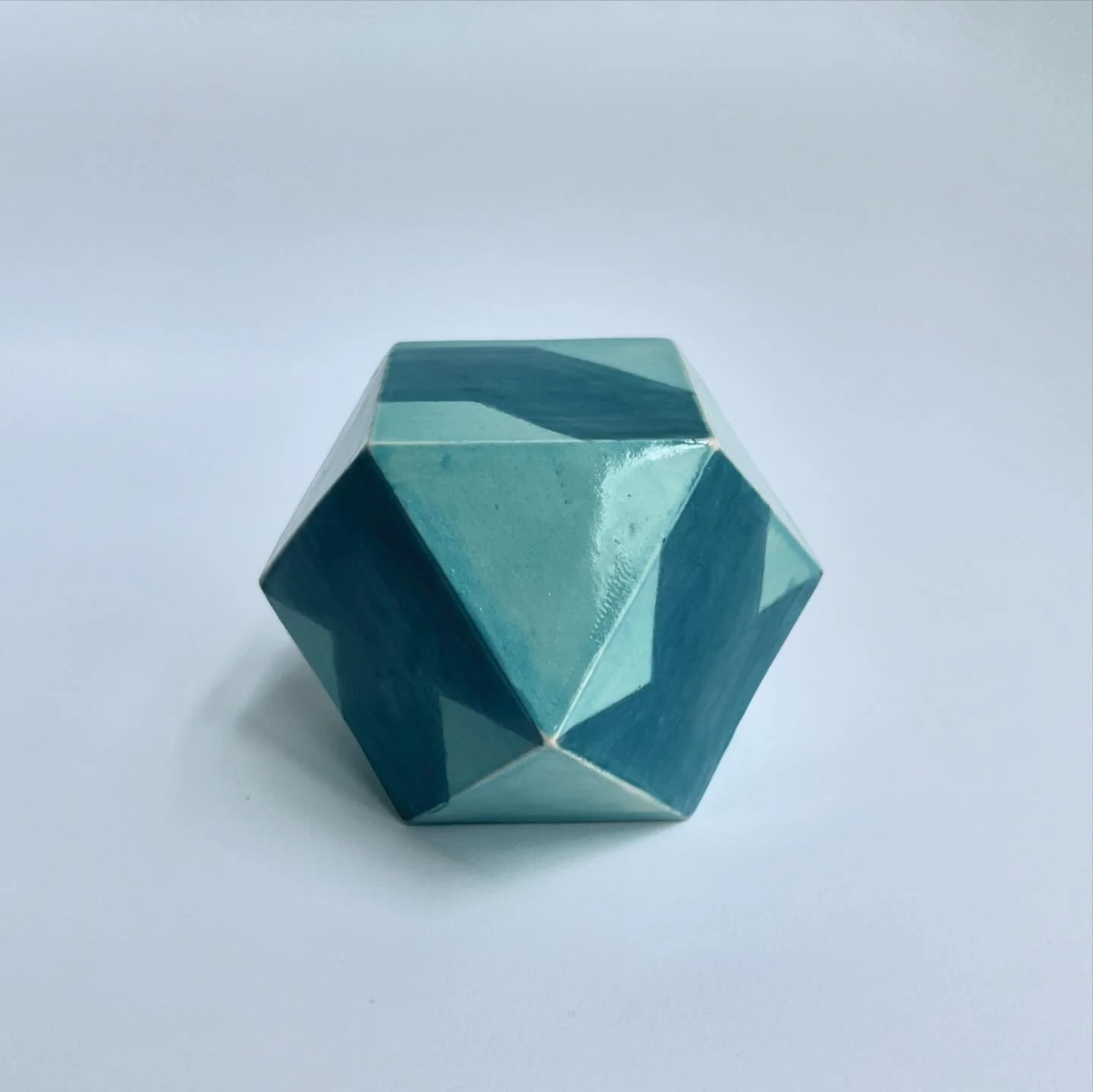 Cubo en 🔀 - Stoneware - 2024